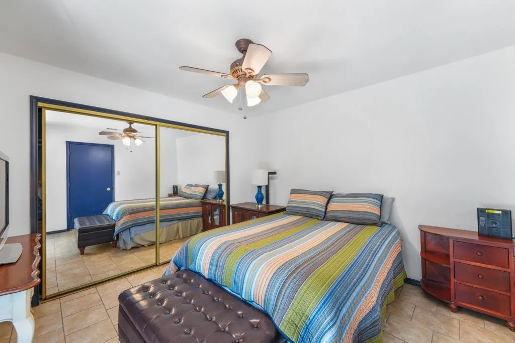 Condominium For Sale in Tarrant County , 1456 Meadowood Village Drive, Fort Worth, Texas 76120, 2 Bedroom, 2 Bathroom, Garage spaces, 900 Sqft, built in 1984, mls#21330152, Real Estate Agent in Fort Worth, Homes For Sale in Tarrant county, Homes For Sale in Fort Worth, Realtor in Fort Worth Texas, Real Estate Brokerage Independent Realty Texas, Luminita Cordes Realtor