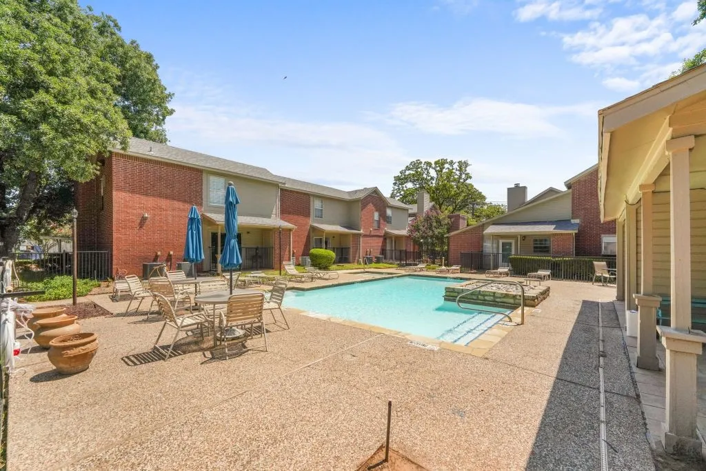 Condominium For Sale in Tarrant County , 1456 Meadowood Village Drive, Fort Worth, Texas 76120, 2 Bedroom, 2 Bathroom, Garage spaces, 900 Sqft, built in 1984, mls#21330152, Real Estate Agent in Fort Worth, Homes For Sale in Tarrant county, Homes For Sale in Fort Worth, Realtor in Fort Worth Texas, Real Estate Brokerage Independent Realty Texas, Luminita Cordes Realtor