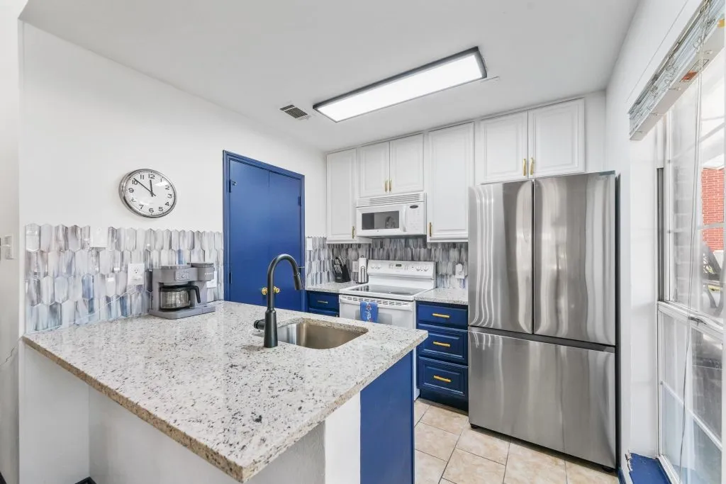 Condominium For Sale in Tarrant County , 1456 Meadowood Village Drive, Fort Worth, Texas 76120, 2 Bedroom, 2 Bathroom, Garage spaces, 900 Sqft, built in 1984, mls#21330152, Real Estate Agent in Fort Worth, Homes For Sale in Tarrant county, Homes For Sale in Fort Worth, Realtor in Fort Worth Texas, Real Estate Brokerage Independent Realty Texas, Luminita Cordes Realtor