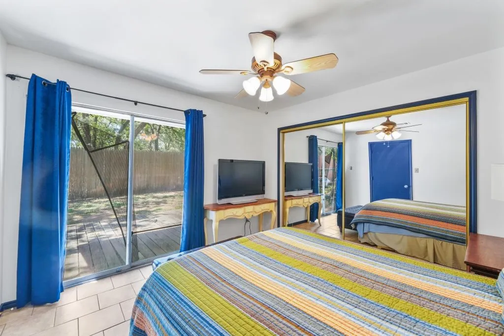 Condominium For Sale in Tarrant County , 1456 Meadowood Village Drive, Fort Worth, Texas 76120, 2 Bedroom, 2 Bathroom, Garage spaces, 900 Sqft, built in 1984, mls#21330152, Real Estate Agent in Fort Worth, Homes For Sale in Tarrant county, Homes For Sale in Fort Worth, Realtor in Fort Worth Texas, Real Estate Brokerage Independent Realty Texas, Luminita Cordes Realtor