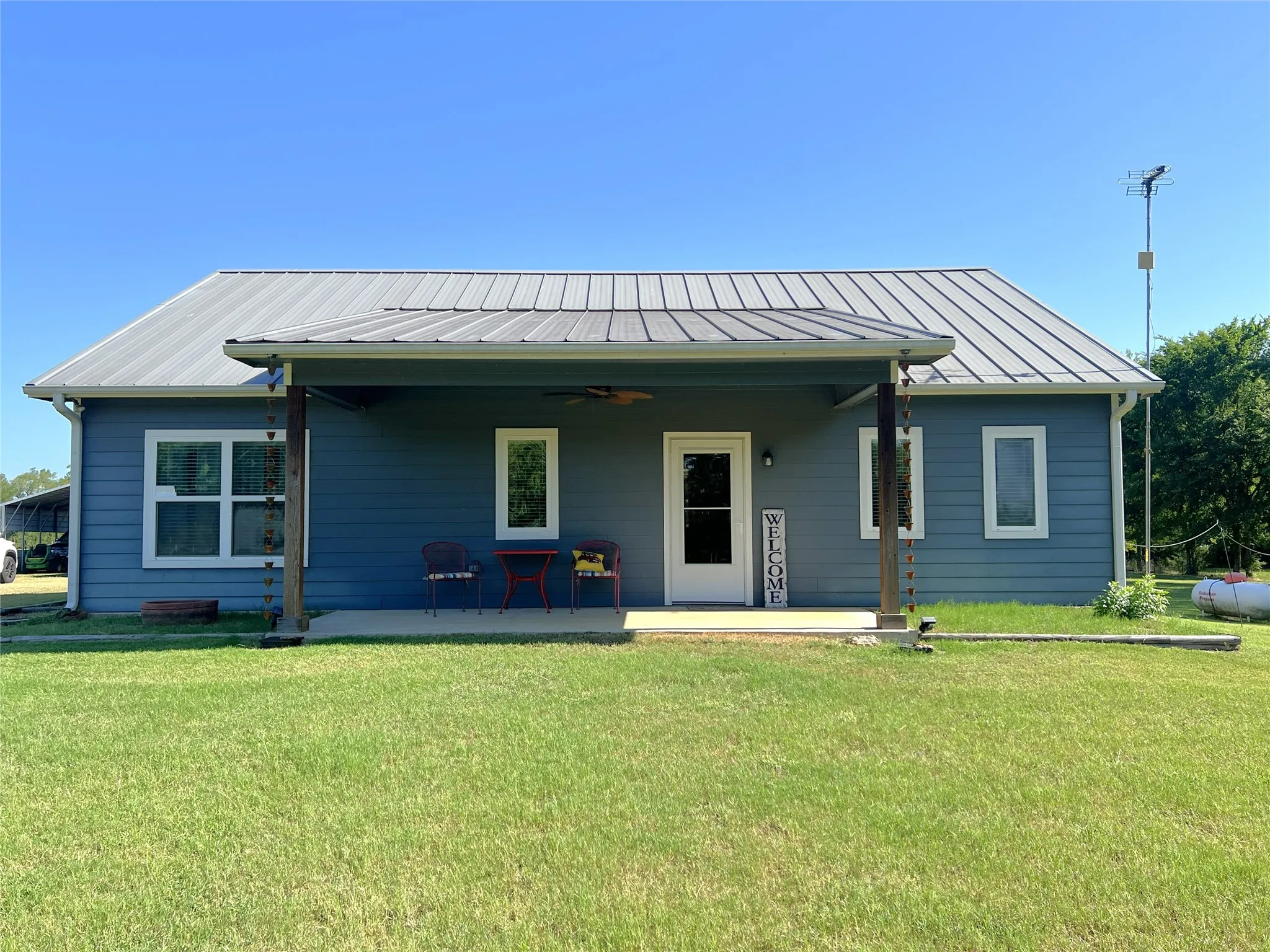 Single Family Residence For Sale in Wood County , 1575 County Road 3860, Hawkins, Texas 75765, 2 Bedroom, 2 Bathroom, Garage spaces, 1,460 Sqft, built in 2018, mls#21330184, Real Estate Agent in Hawkins, Homes For Sale in Wood county, Homes For Sale in Hawkins, Realtor in Hawkins Texas, Real Estate Brokerage Independent Realty Texas, Luminita Cordes Realtor