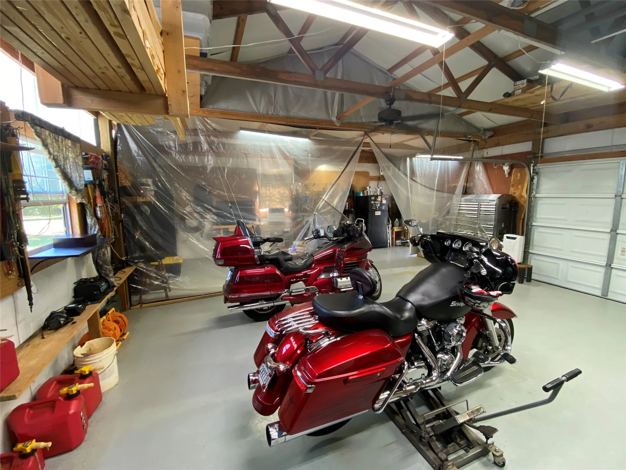 Single Family Residence For Sale in Wood County , 1575 County Road 3860, Hawkins, Texas 75765, 2 Bedroom, 2 Bathroom, Garage spaces, 1,460 Sqft, built in 2018, mls#21330184, Real Estate Agent in Hawkins, Homes For Sale in Wood county, Homes For Sale in Hawkins, Realtor in Hawkins Texas, Real Estate Brokerage Independent Realty Texas, Luminita Cordes Realtor