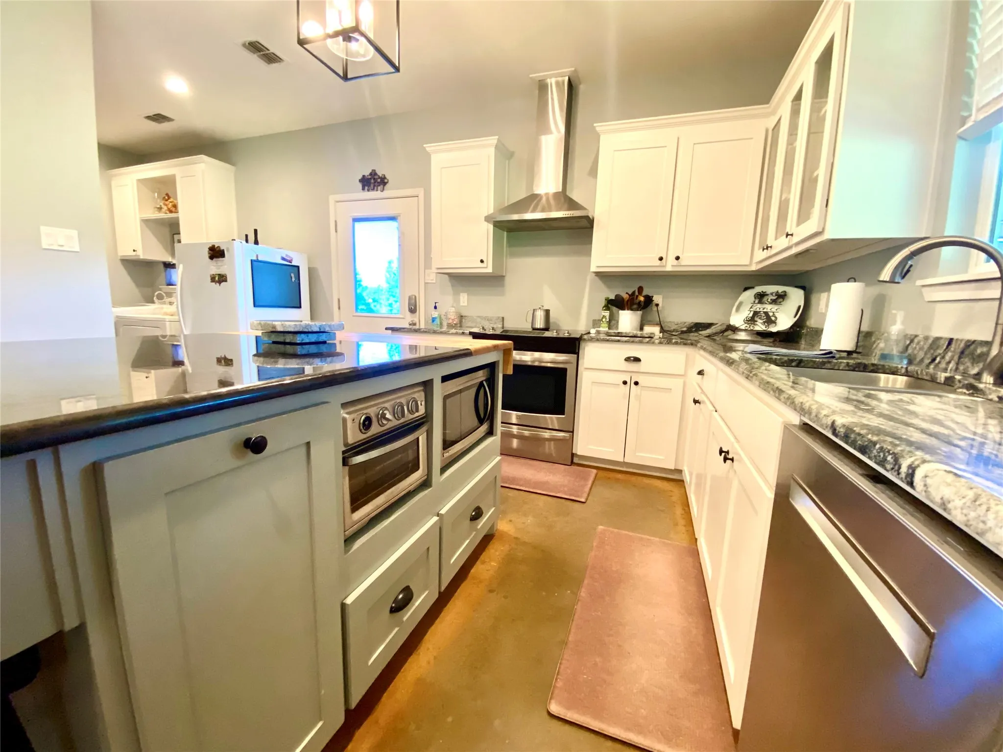 Single Family Residence For Sale in Wood County , 1575 County Road 3860, Hawkins, Texas 75765, 2 Bedroom, 2 Bathroom, Garage spaces, 1,460 Sqft, built in 2018, mls#21330184, Real Estate Agent in Hawkins, Homes For Sale in Wood county, Homes For Sale in Hawkins, Realtor in Hawkins Texas, Real Estate Brokerage Independent Realty Texas, Luminita Cordes Realtor