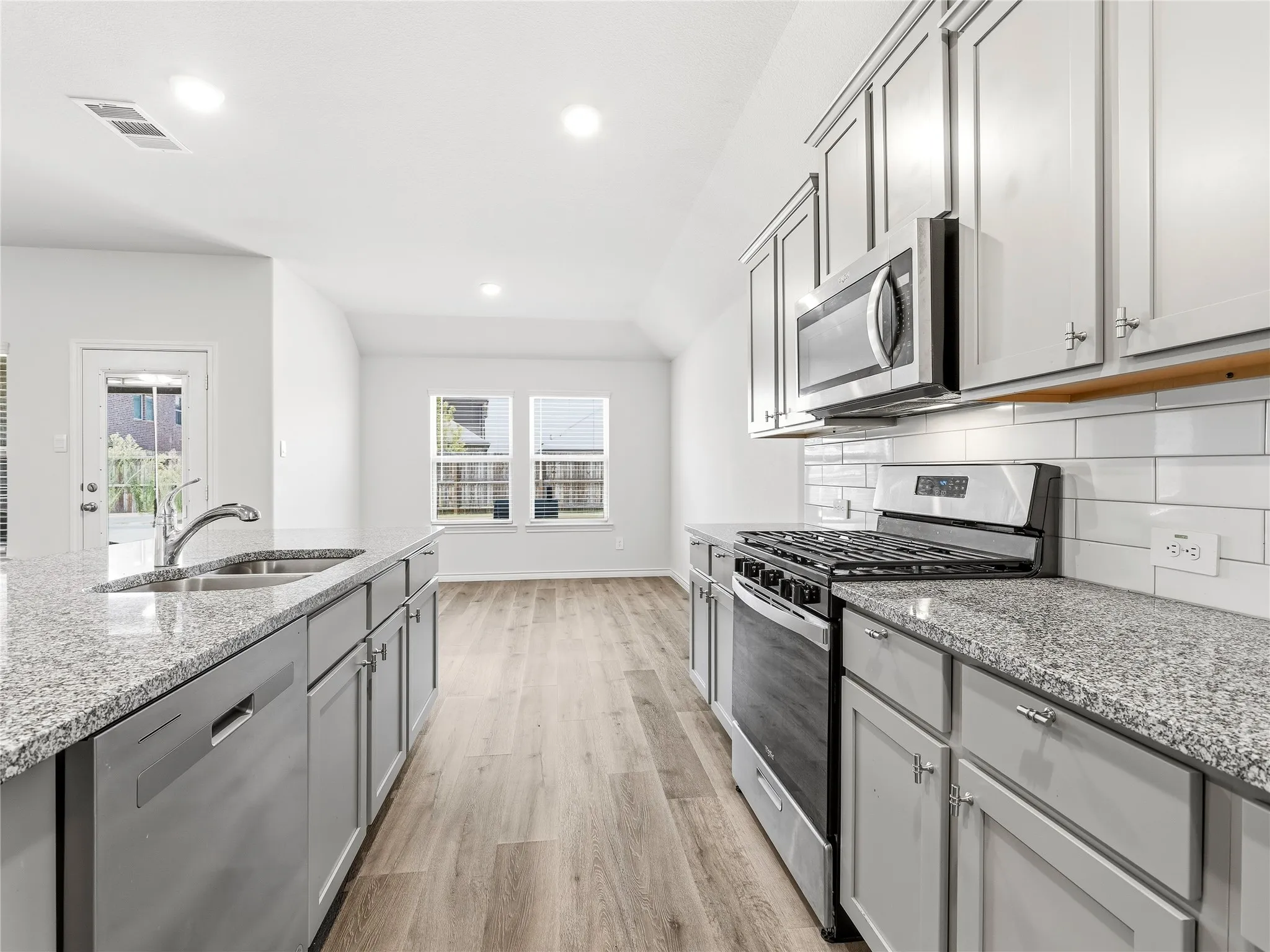 Single Family Residence For Sale in Denton County , 9809 Gooseneck Drive, Aubrey, Texas 76227, 4 Bedroom, 2 Bathroom, 2 Garage spaces, 1,855 Sqft, built in 2023, mls#21328280, Real Estate Agent in Aubrey, Homes For Sale in Denton county, Homes For Sale in Aubrey, Realtor in Aubrey Texas, Real Estate Brokerage Independent Realty Texas, Luminita Cordes Realtor