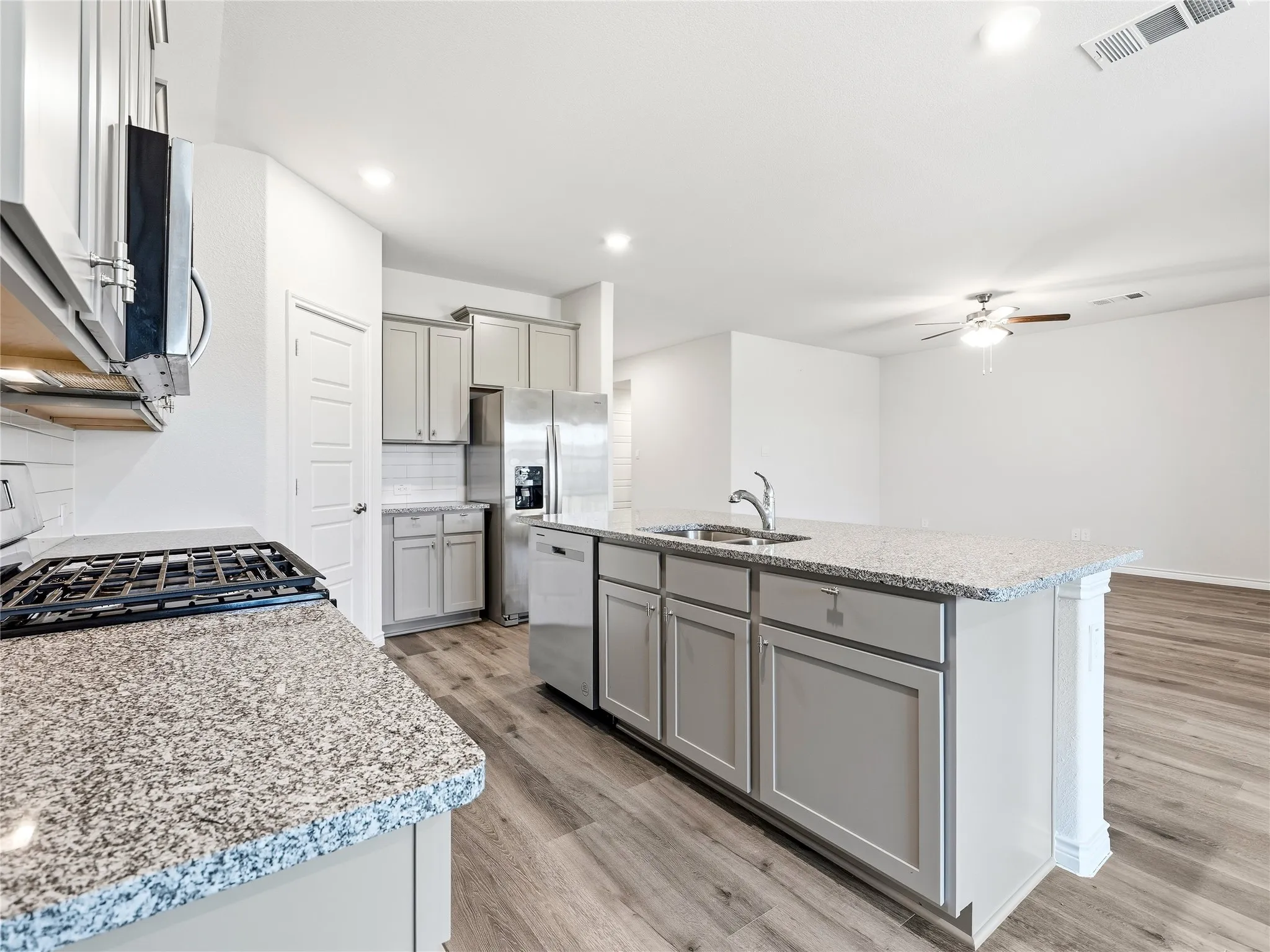 Single Family Residence For Sale in Denton County , 9809 Gooseneck Drive, Aubrey, Texas 76227, 4 Bedroom, 2 Bathroom, 2 Garage spaces, 1,855 Sqft, built in 2023, mls#21328280, Real Estate Agent in Aubrey, Homes For Sale in Denton county, Homes For Sale in Aubrey, Realtor in Aubrey Texas, Real Estate Brokerage Independent Realty Texas, Luminita Cordes Realtor