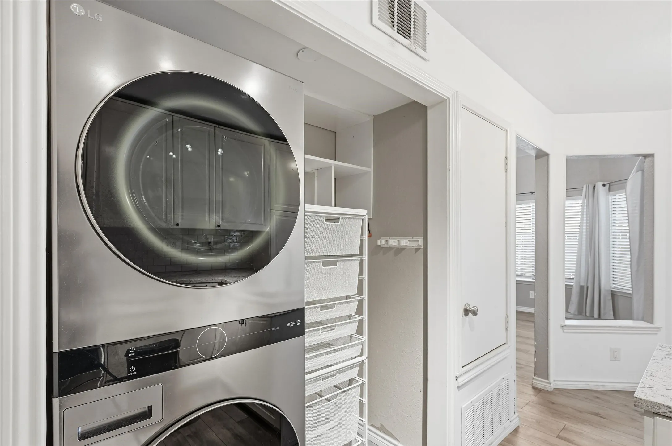 Condominium For Sale in Dallas County , 821 Dublin Drive 211, Richardson, Texas 75080, 2 Bedroom, 2 Bathroom, Garage spaces, 1,272 Sqft, built in 1981, mls#21330193, Real Estate Agent in Richardson, Homes For Sale in Dallas county, Homes For Sale in Richardson, Realtor in Richardson Texas, Real Estate Brokerage Independent Realty Texas, Luminita Cordes Realtor