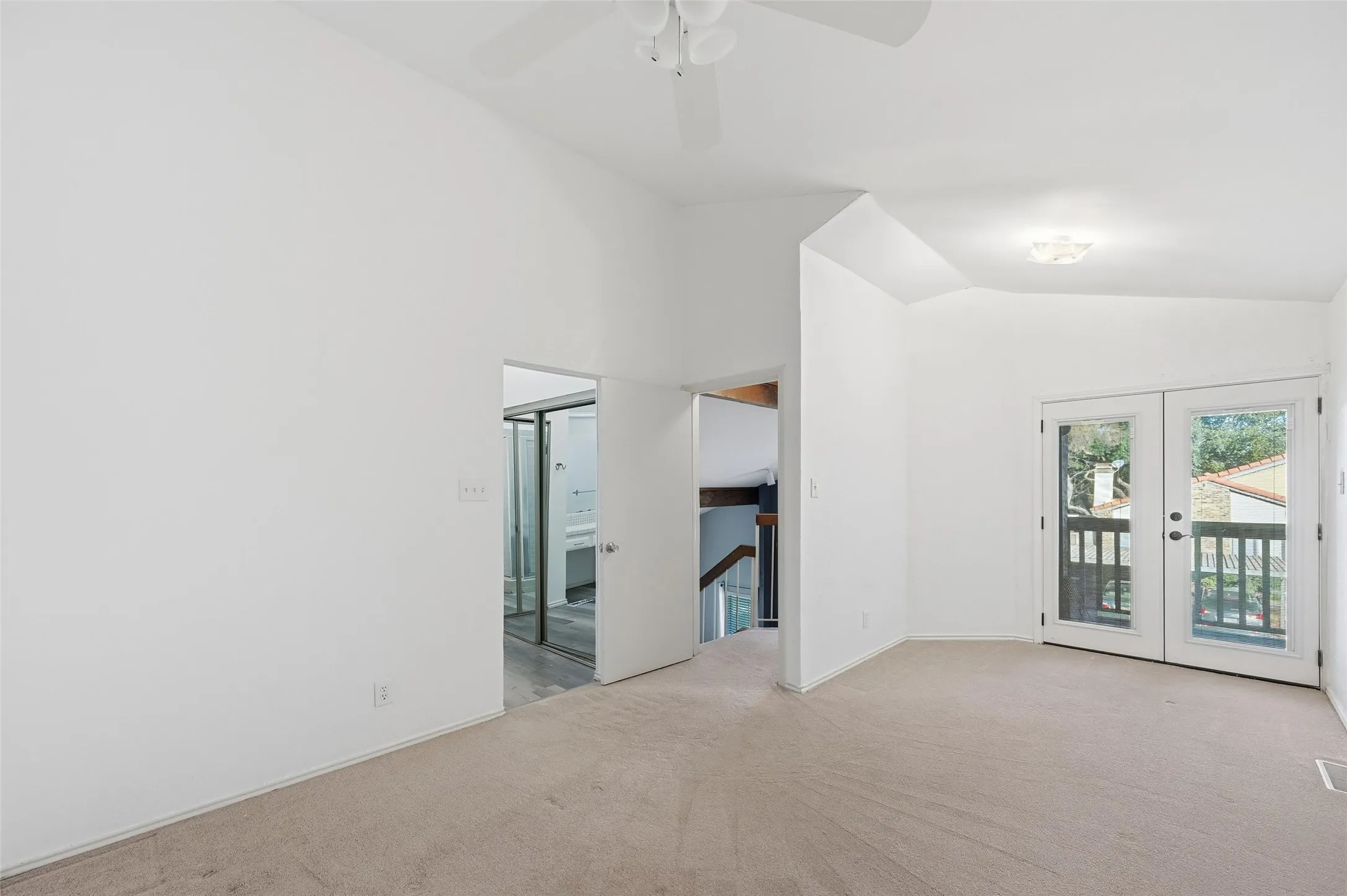Condominium For Sale in Dallas County , 821 Dublin Drive 211, Richardson, Texas 75080, 2 Bedroom, 2 Bathroom, Garage spaces, 1,272 Sqft, built in 1981, mls#21330193, Real Estate Agent in Richardson, Homes For Sale in Dallas county, Homes For Sale in Richardson, Realtor in Richardson Texas, Real Estate Brokerage Independent Realty Texas, Luminita Cordes Realtor