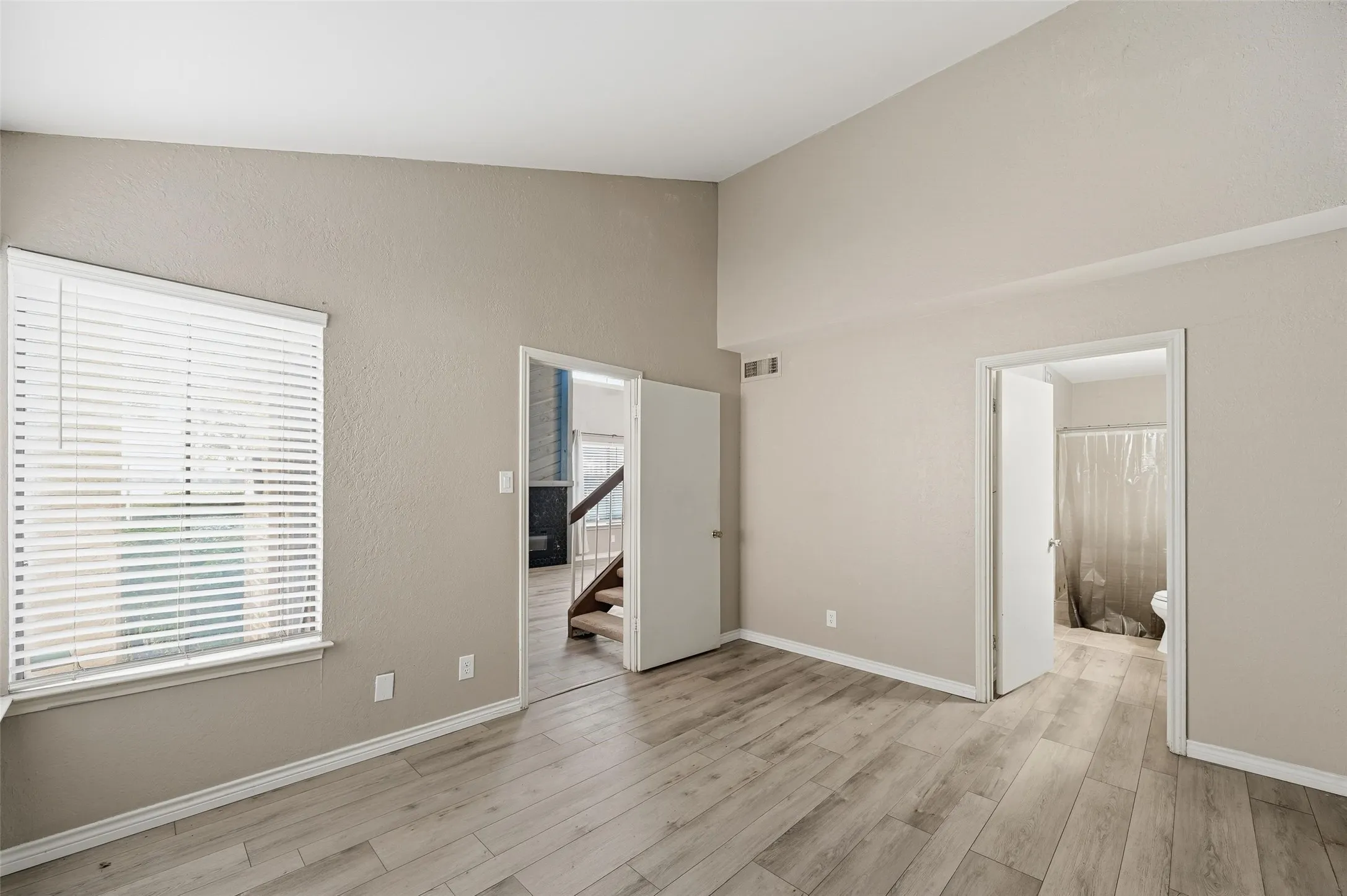 Condominium For Sale in Dallas County , 821 Dublin Drive 211, Richardson, Texas 75080, 2 Bedroom, 2 Bathroom, Garage spaces, 1,272 Sqft, built in 1981, mls#21330193, Real Estate Agent in Richardson, Homes For Sale in Dallas county, Homes For Sale in Richardson, Realtor in Richardson Texas, Real Estate Brokerage Independent Realty Texas, Luminita Cordes Realtor