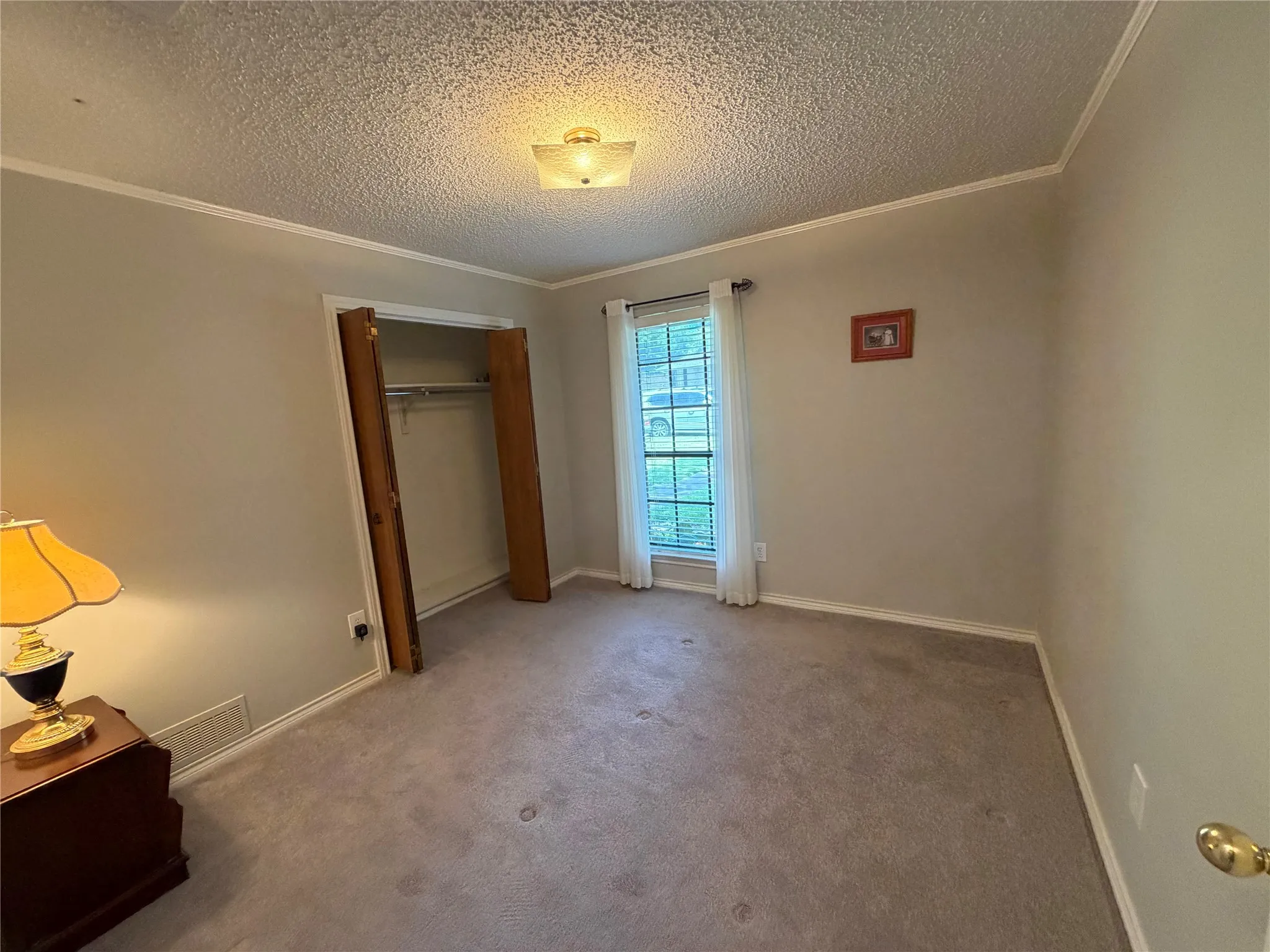 Single Family Residence For Sale in Rockwall County , 910 Village Green Drive, Rockwall, Texas 75087, 4 Bedroom, 2 Bathroom, 2 Garage spaces, 1,958 Sqft, built in 1985, mls#21330057, Real Estate Agent in Rockwall, Homes For Sale in Rockwall county, Homes For Sale in Rockwall, Realtor in Rockwall Texas, Real Estate Brokerage Independent Realty Texas, Luminita Cordes Realtor