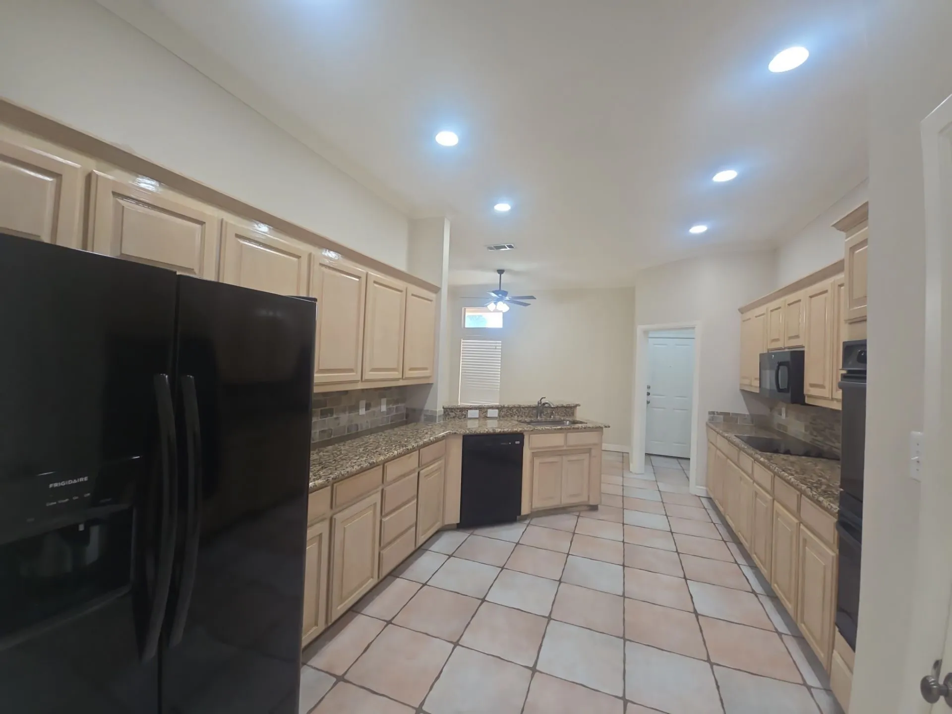 Single Family Residence For Rent in Tarrant County , 6376 Newport Court, Fort Worth, Texas 76116, 4 Bedroom, 3 Bathroom, 2 Garage spaces, 2,738 Sqft, built in 1999, mls#21328169, Real Estate Agent in Fort Worth, Homes For Rent in Tarrant county, Homes For Rent in Fort Worth, Realtor in Fort Worth Texas, Real Estate Brokerage Independent Realty Texas, Luminita Cordes Realtor