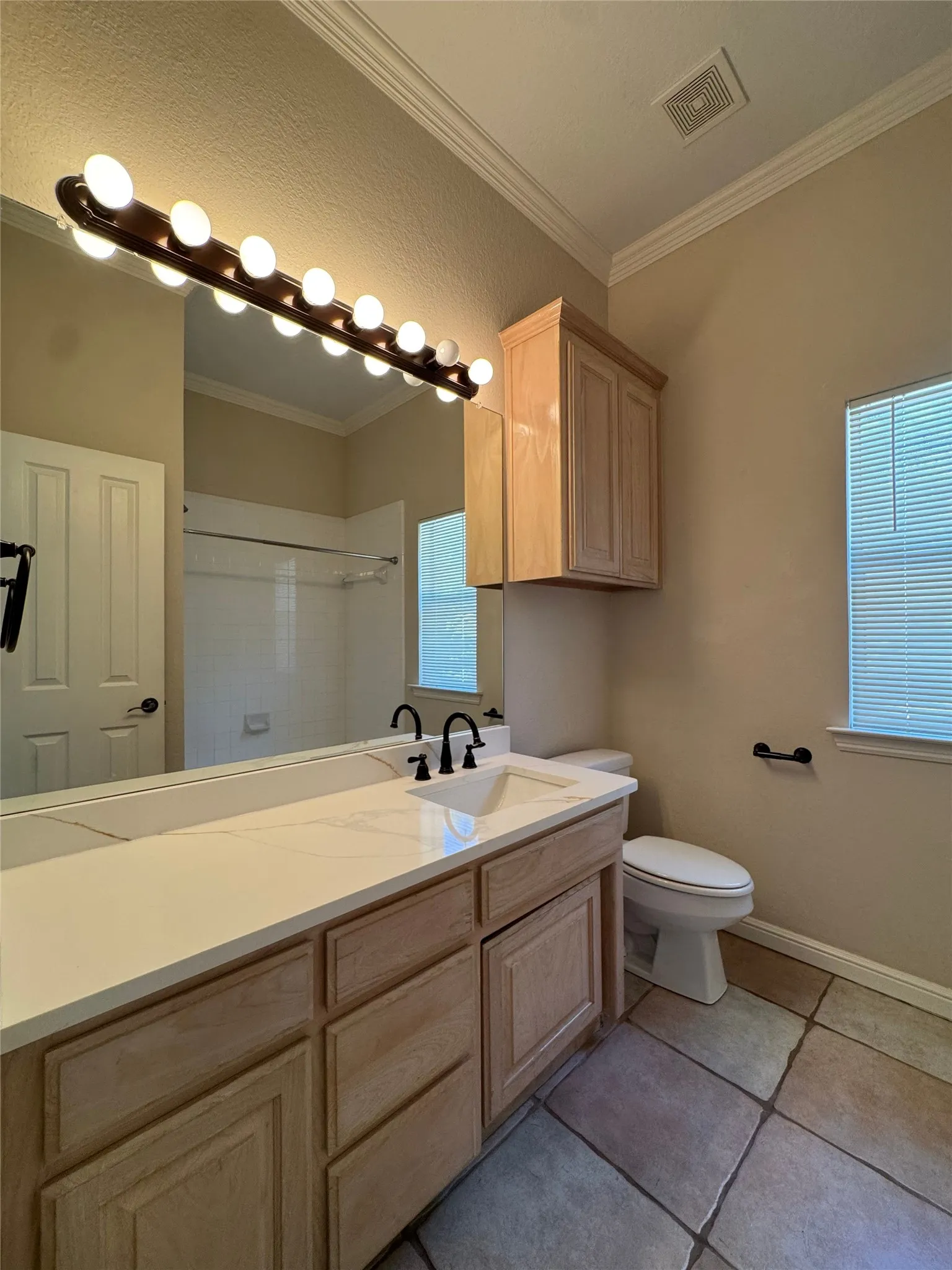 Single Family Residence For Rent in Tarrant County , 6376 Newport Court, Fort Worth, Texas 76116, 4 Bedroom, 3 Bathroom, 2 Garage spaces, 2,738 Sqft, built in 1999, mls#21328169, Real Estate Agent in Fort Worth, Homes For Rent in Tarrant county, Homes For Rent in Fort Worth, Realtor in Fort Worth Texas, Real Estate Brokerage Independent Realty Texas, Luminita Cordes Realtor