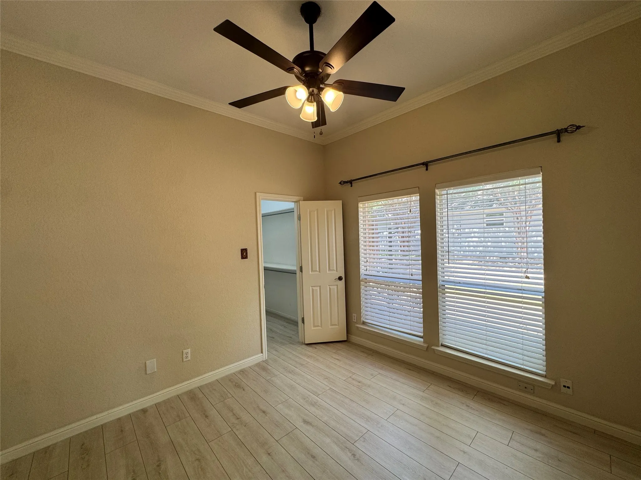 Single Family Residence For Rent in Tarrant County , 6376 Newport Court, Fort Worth, Texas 76116, 4 Bedroom, 3 Bathroom, 2 Garage spaces, 2,738 Sqft, built in 1999, mls#21328169, Real Estate Agent in Fort Worth, Homes For Rent in Tarrant county, Homes For Rent in Fort Worth, Realtor in Fort Worth Texas, Real Estate Brokerage Independent Realty Texas, Luminita Cordes Realtor