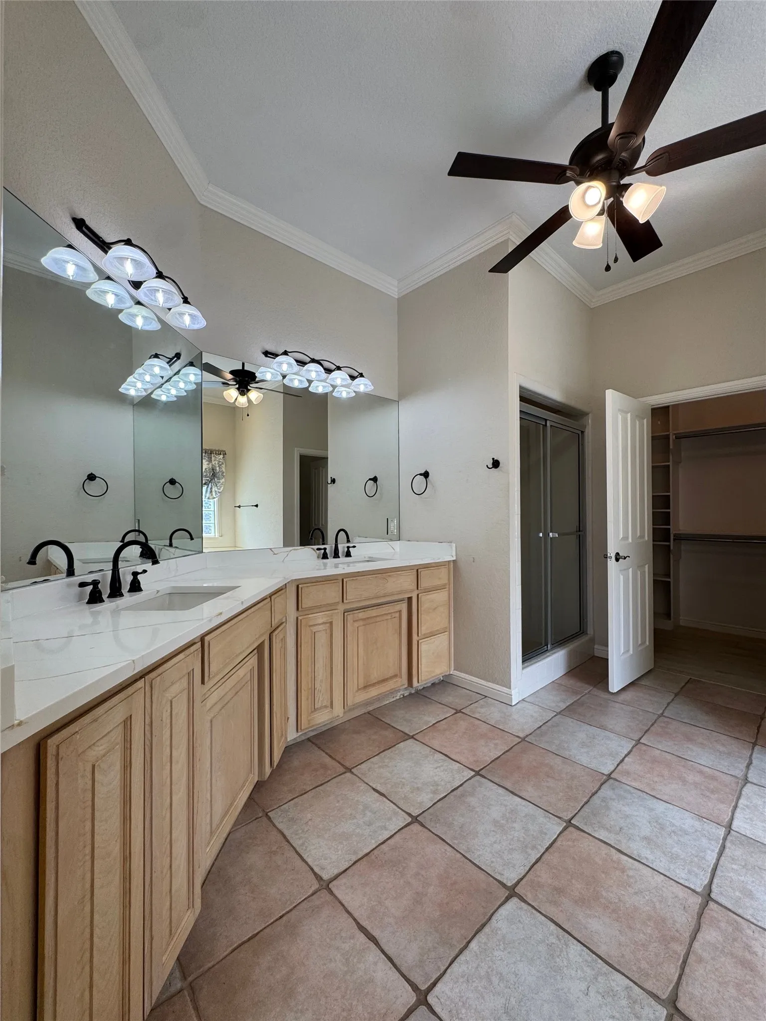 Single Family Residence For Rent in Tarrant County , 6376 Newport Court, Fort Worth, Texas 76116, 4 Bedroom, 3 Bathroom, 2 Garage spaces, 2,738 Sqft, built in 1999, mls#21328169, Real Estate Agent in Fort Worth, Homes For Rent in Tarrant county, Homes For Rent in Fort Worth, Realtor in Fort Worth Texas, Real Estate Brokerage Independent Realty Texas, Luminita Cordes Realtor
