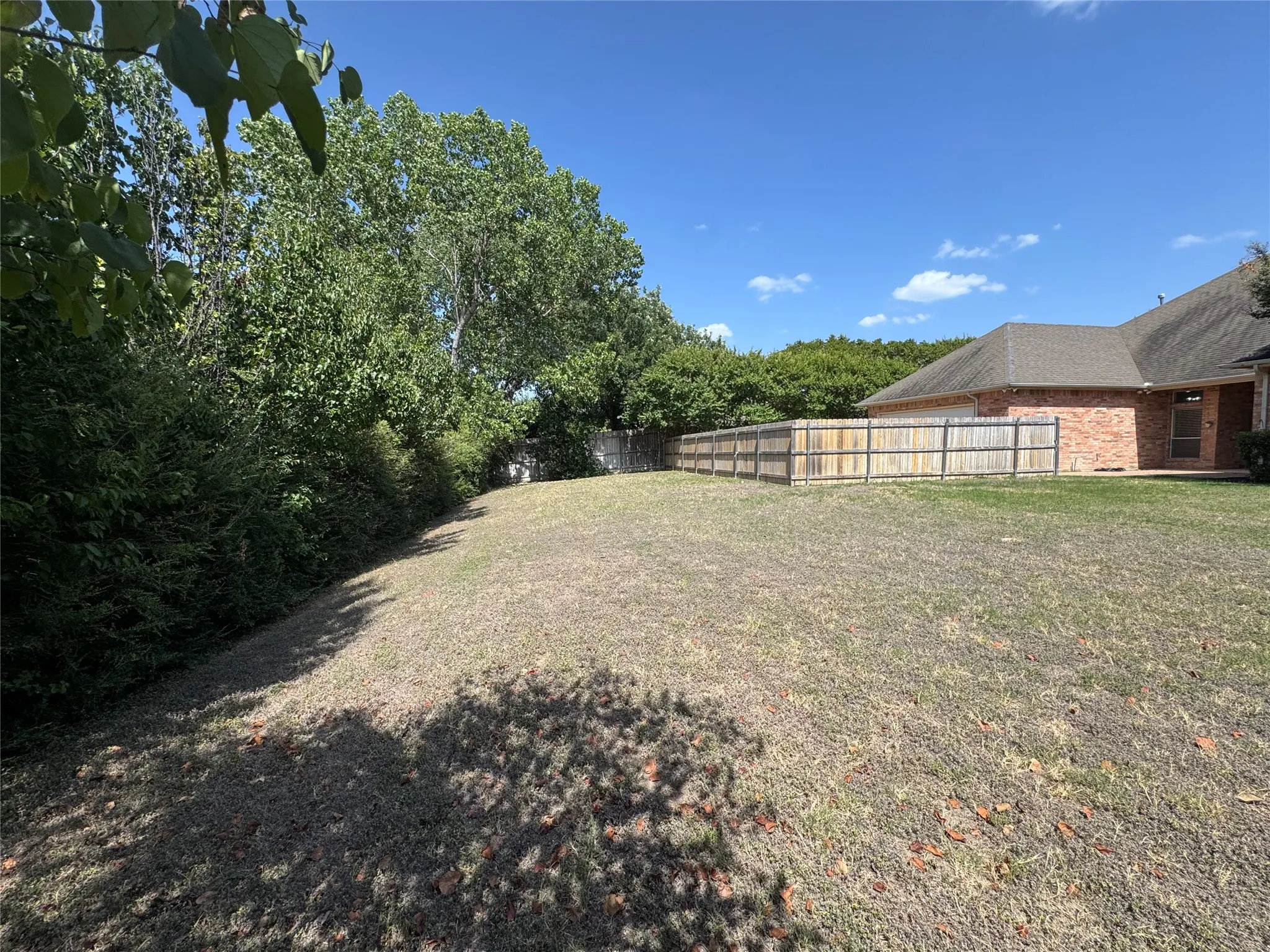 Single Family Residence For Rent in Tarrant County , 6376 Newport Court, Fort Worth, Texas 76116, 4 Bedroom, 3 Bathroom, 2 Garage spaces, 2,738 Sqft, built in 1999, mls#21328169, Real Estate Agent in Fort Worth, Homes For Rent in Tarrant county, Homes For Rent in Fort Worth, Realtor in Fort Worth Texas, Real Estate Brokerage Independent Realty Texas, Luminita Cordes Realtor