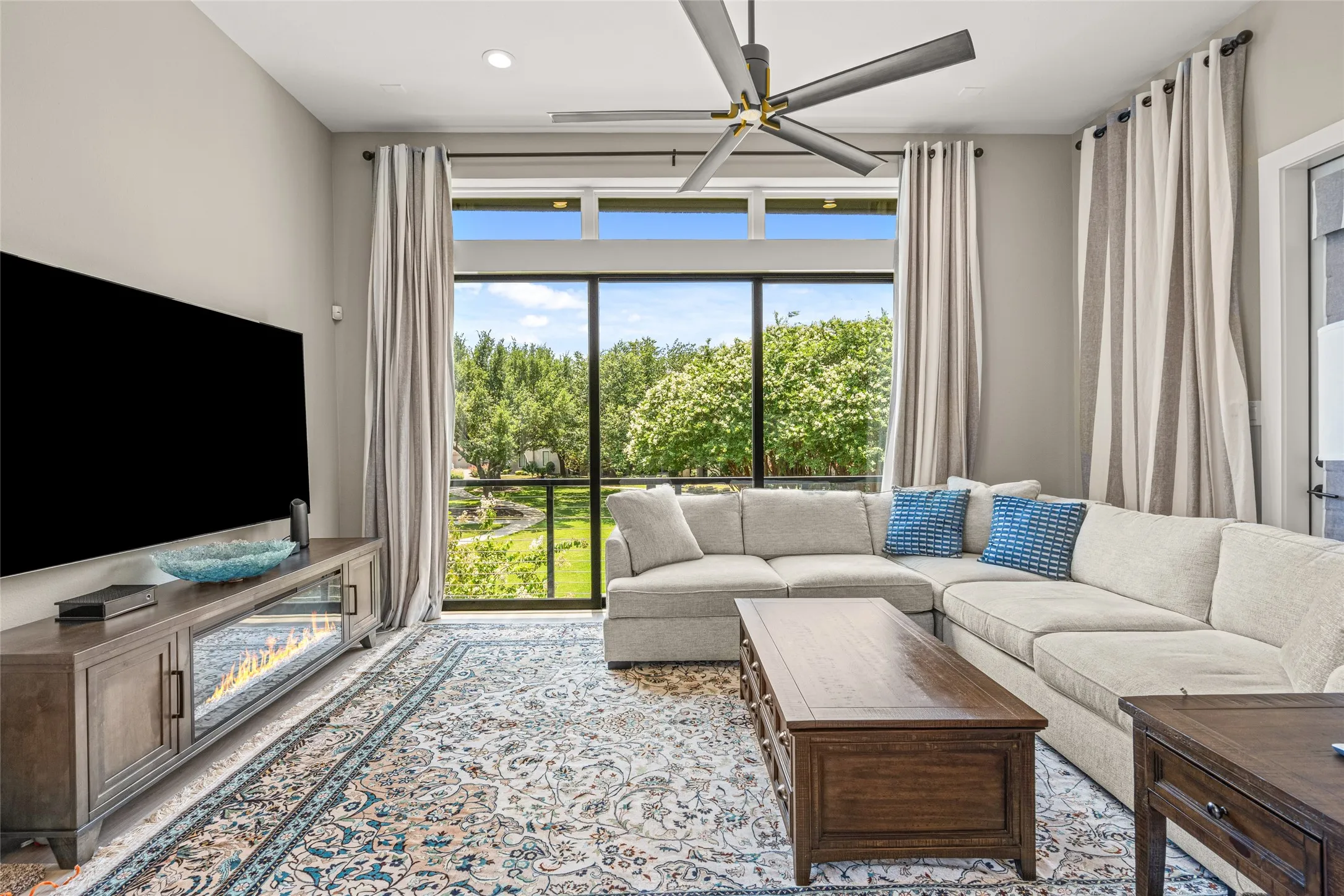 Single Family Residence For Sale in Collin County , 6104 Preserve Drive, Plano, Texas 75024, 3 Bedroom, 4 Bathroom, 2 Garage spaces, 2,658 Sqft, built in 2020, mls#21329958, Real Estate Agent in Plano, Homes For Sale in Collin county, Homes For Sale in Plano, Realtor in Plano Texas, Real Estate Brokerage Independent Realty Texas, Luminita Cordes Realtor