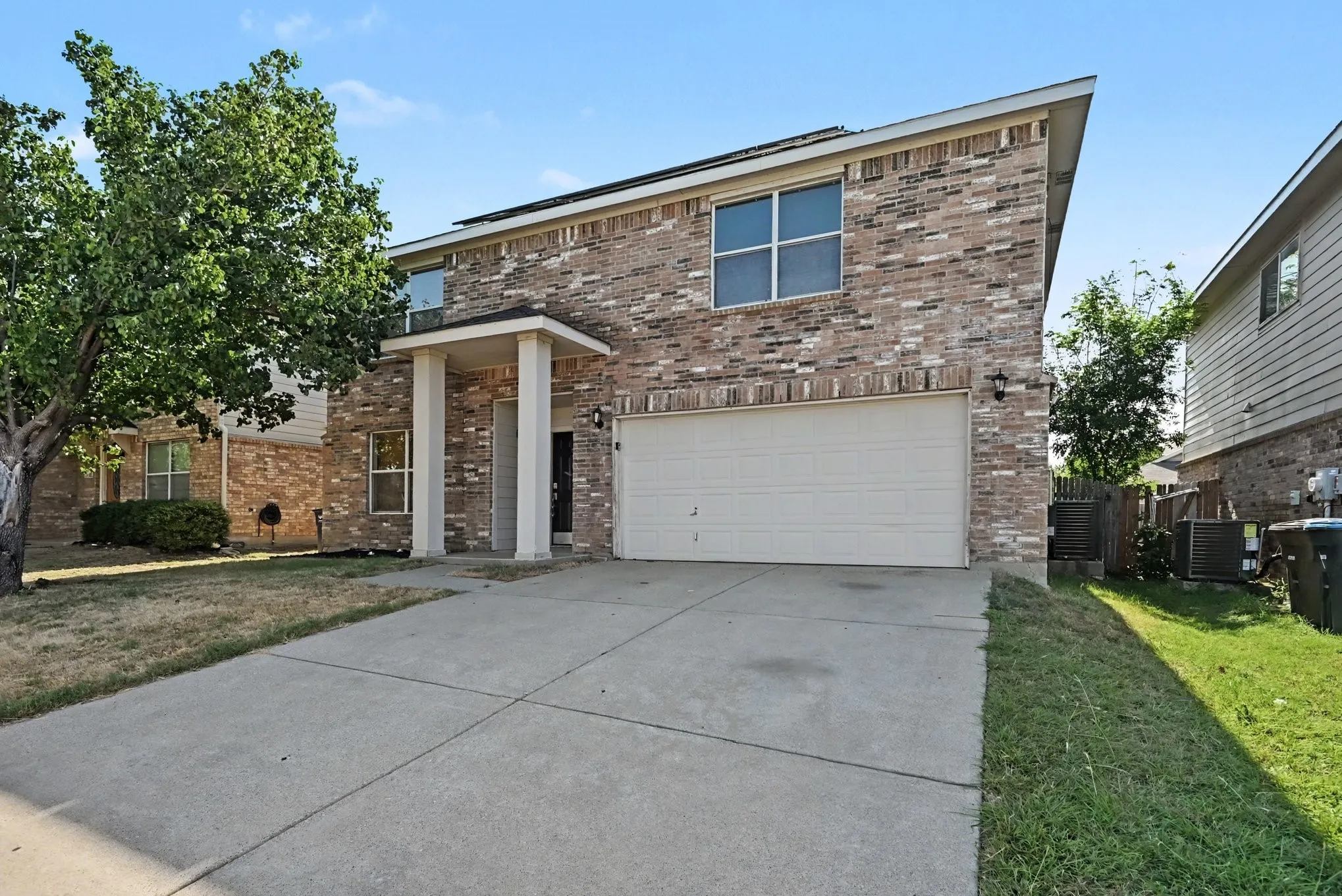 Single Family Residence For Sale in Tarrant County , 7164 Kickapoo Drive, Fort Worth, Texas 76179, 4 Bedroom, 3 Bathroom, 2 Garage spaces, 3,032 Sqft, built in 2007, mls#21329907, Real Estate Agent in Fort Worth, Homes For Sale in Tarrant county, Homes For Sale in Fort Worth, Realtor in Fort Worth Texas, Real Estate Brokerage Independent Realty Texas, Luminita Cordes Realtor