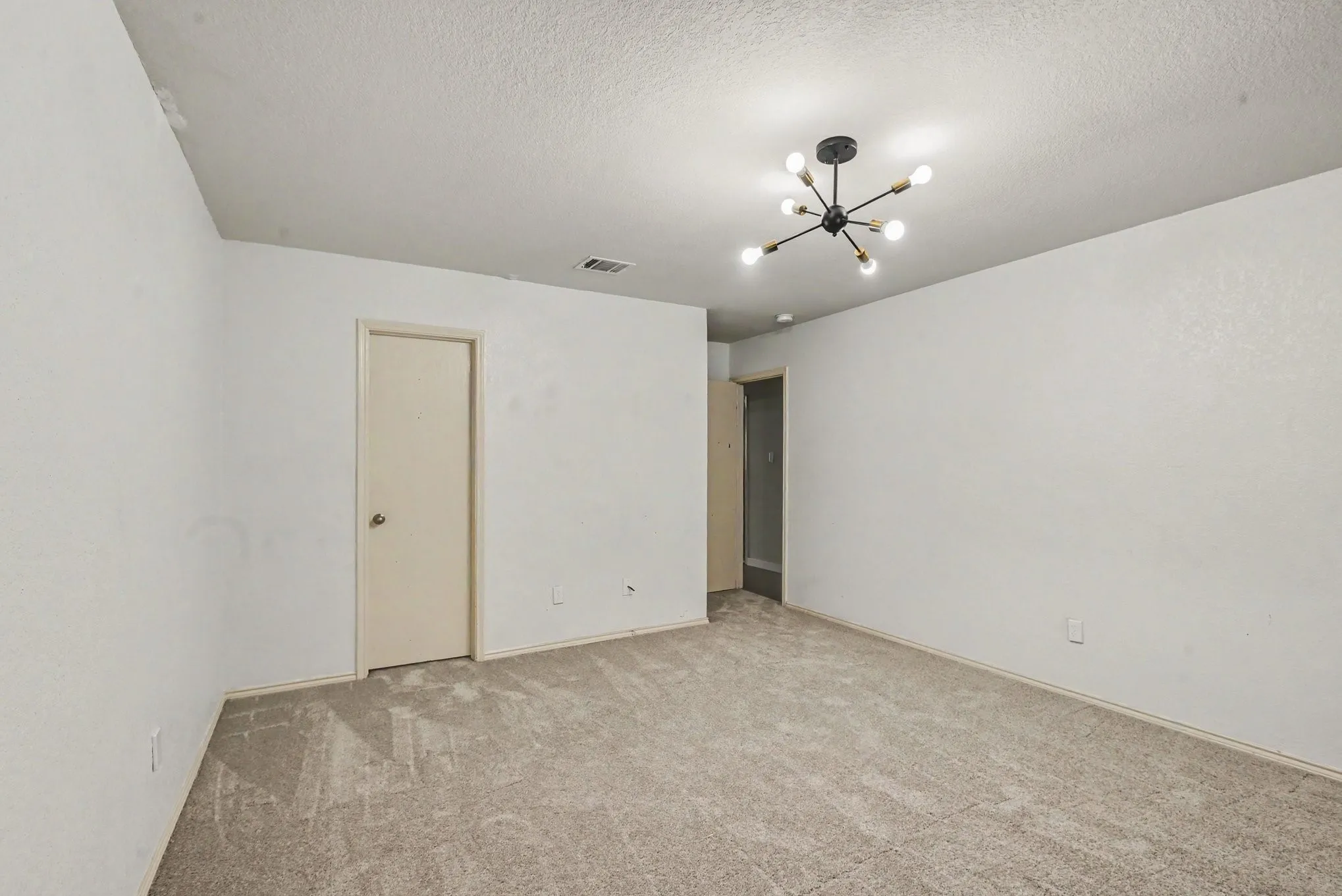 Single Family Residence For Sale in Tarrant County , 7164 Kickapoo Drive, Fort Worth, Texas 76179, 4 Bedroom, 3 Bathroom, 2 Garage spaces, 3,032 Sqft, built in 2007, mls#21329907, Real Estate Agent in Fort Worth, Homes For Sale in Tarrant county, Homes For Sale in Fort Worth, Realtor in Fort Worth Texas, Real Estate Brokerage Independent Realty Texas, Luminita Cordes Realtor