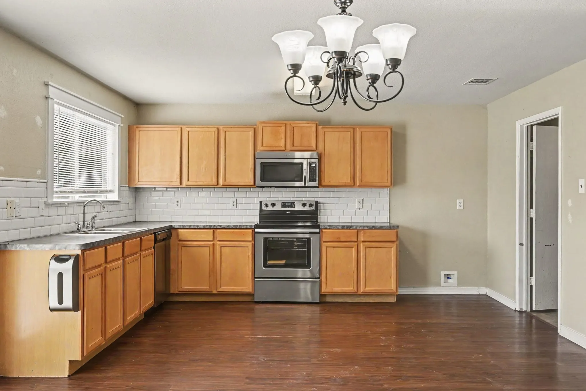 Single Family Residence For Sale in Tarrant County , 7164 Kickapoo Drive, Fort Worth, Texas 76179, 4 Bedroom, 3 Bathroom, 2 Garage spaces, 3,032 Sqft, built in 2007, mls#21329907, Real Estate Agent in Fort Worth, Homes For Sale in Tarrant county, Homes For Sale in Fort Worth, Realtor in Fort Worth Texas, Real Estate Brokerage Independent Realty Texas, Luminita Cordes Realtor