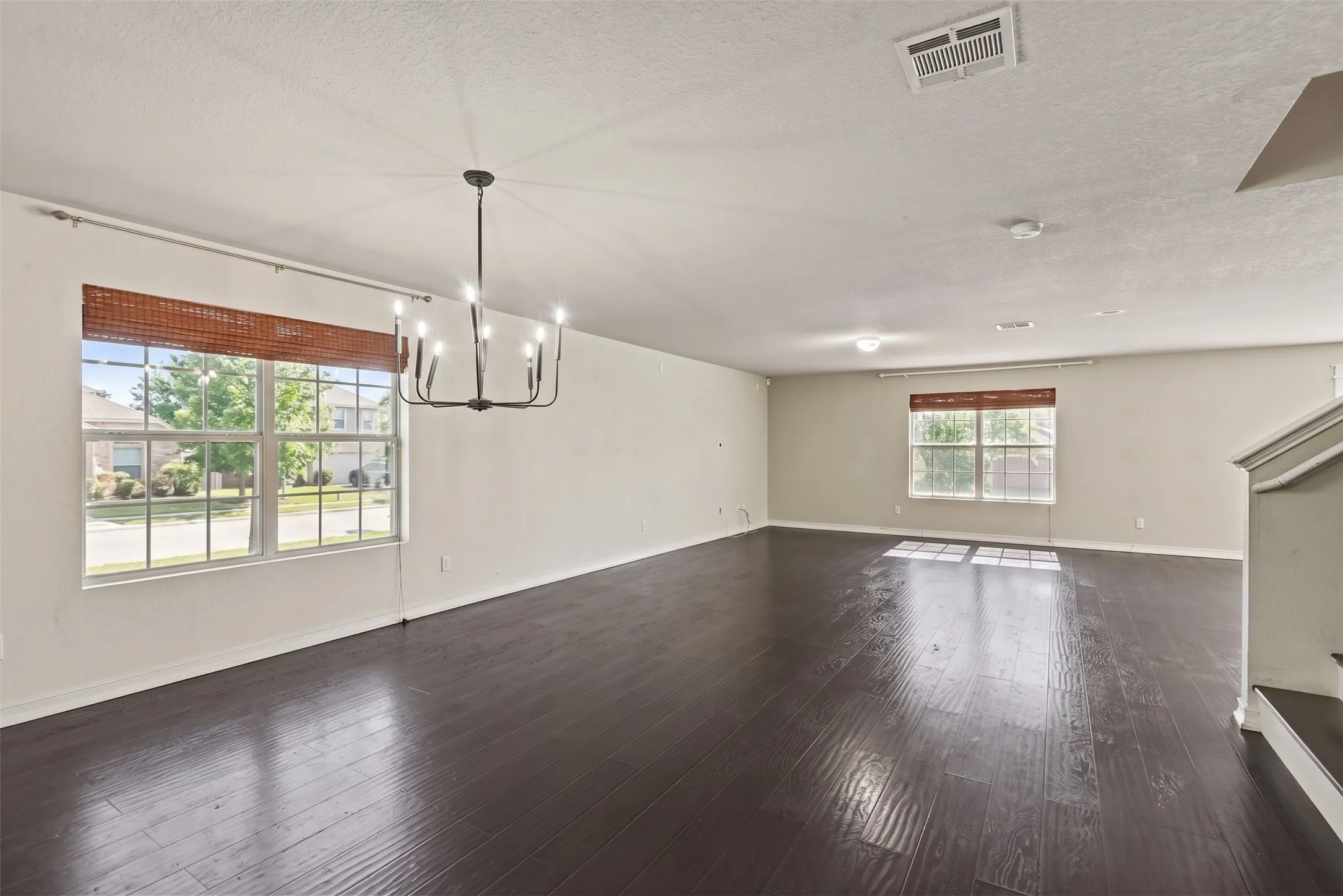 Single Family Residence For Sale in Tarrant County , 7164 Kickapoo Drive, Fort Worth, Texas 76179, 4 Bedroom, 3 Bathroom, 2 Garage spaces, 3,032 Sqft, built in 2007, mls#21329907, Real Estate Agent in Fort Worth, Homes For Sale in Tarrant county, Homes For Sale in Fort Worth, Realtor in Fort Worth Texas, Real Estate Brokerage Independent Realty Texas, Luminita Cordes Realtor