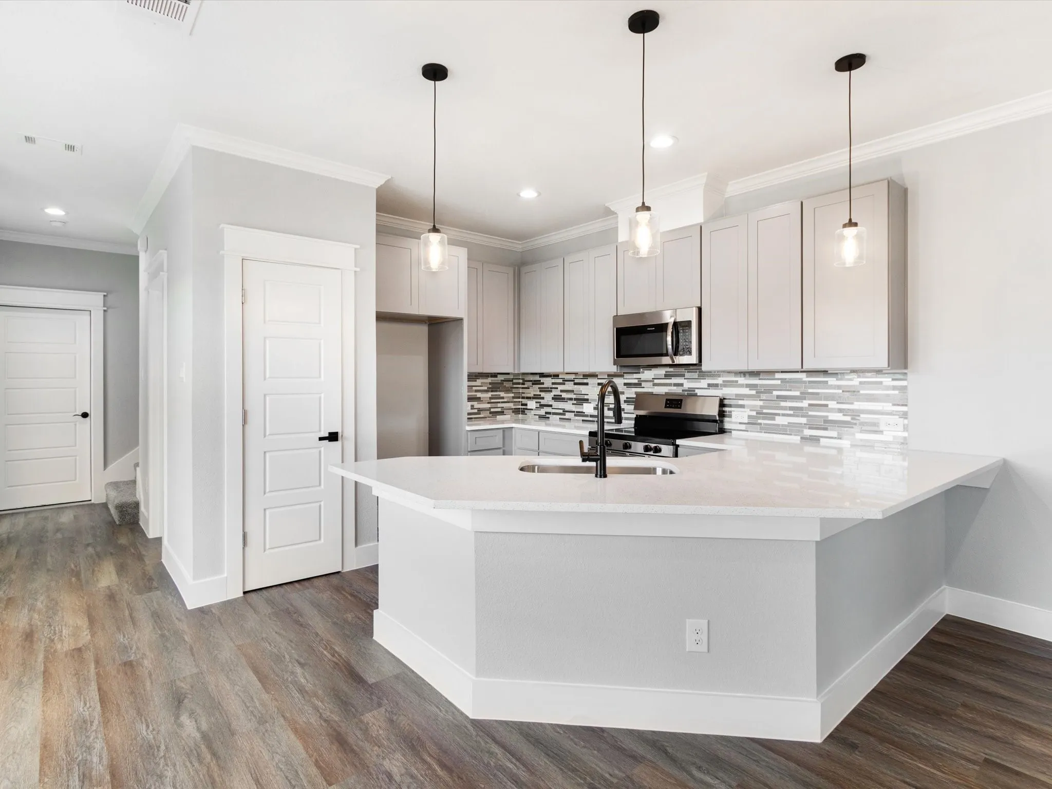 Single Family Residence For Sale in Tarrant County , 6223 Post Oak Terrace, Fort Worth, Texas 76112, 3 Bedroom, 3 Bathroom, 2 Garage spaces, 1,555 Sqft, built in 2025, mls#21314495, Real Estate Agent in Fort Worth, Homes For Sale in Tarrant county, Homes For Sale in Fort Worth, Realtor in Fort Worth Texas, Real Estate Brokerage Independent Realty Texas, Luminita Cordes Realtor