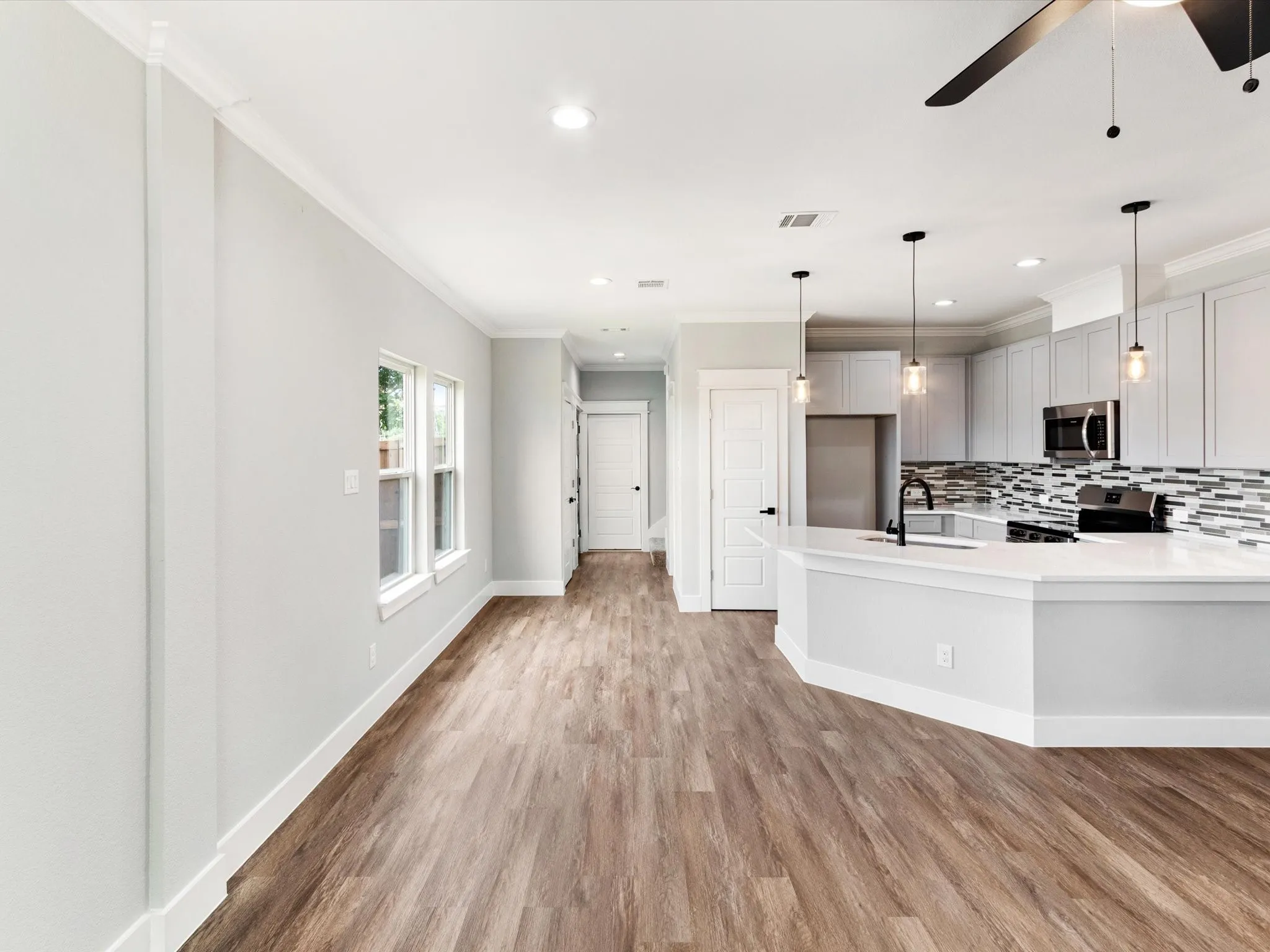 Single Family Residence For Sale in Tarrant County , 6223 Post Oak Terrace, Fort Worth, Texas 76112, 3 Bedroom, 3 Bathroom, 2 Garage spaces, 1,555 Sqft, built in 2025, mls#21314495, Real Estate Agent in Fort Worth, Homes For Sale in Tarrant county, Homes For Sale in Fort Worth, Realtor in Fort Worth Texas, Real Estate Brokerage Independent Realty Texas, Luminita Cordes Realtor