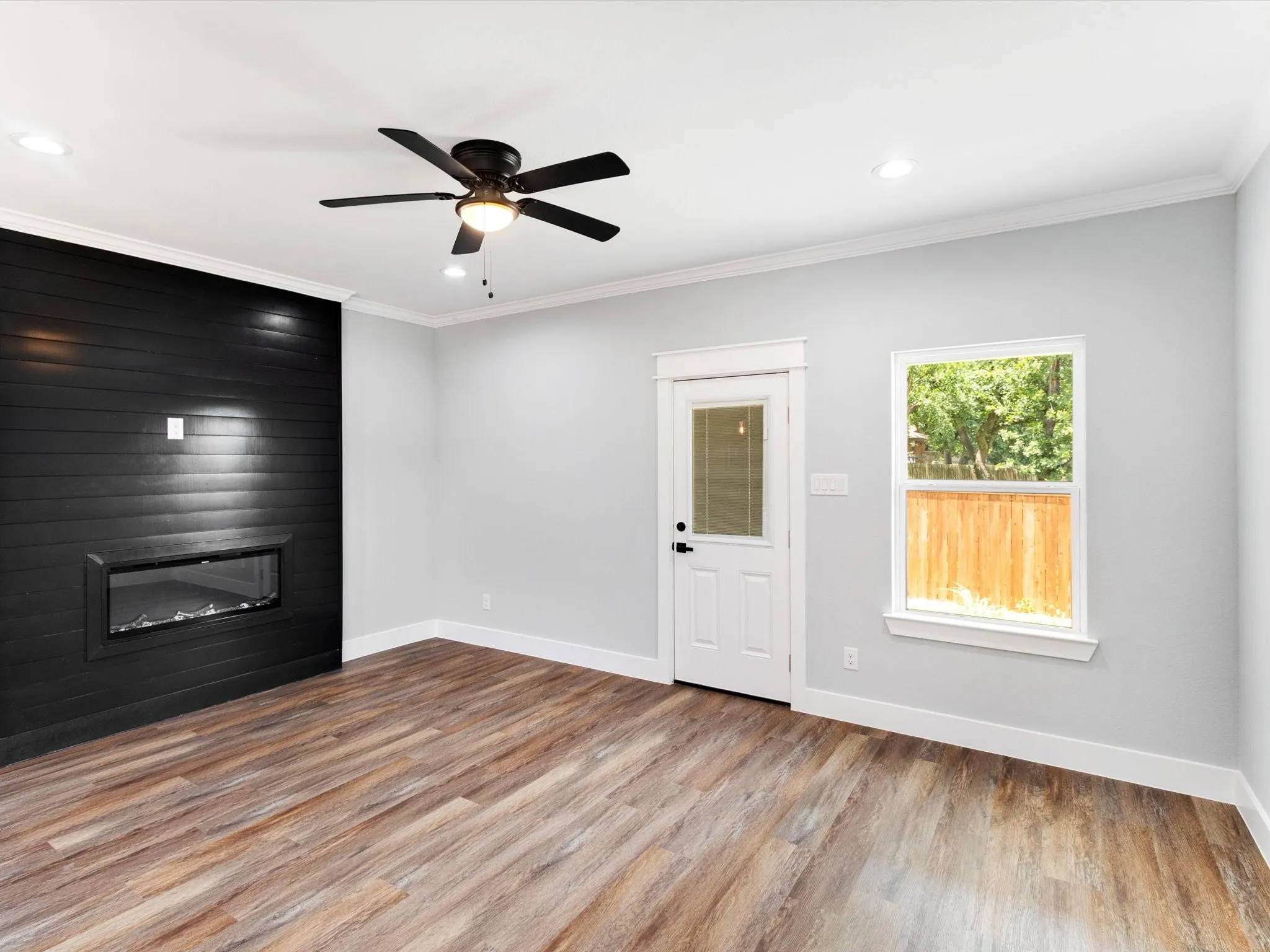 Single Family Residence For Sale in Tarrant County , 6223 Post Oak Terrace, Fort Worth, Texas 76112, 3 Bedroom, 3 Bathroom, 2 Garage spaces, 1,555 Sqft, built in 2025, mls#21314495, Real Estate Agent in Fort Worth, Homes For Sale in Tarrant county, Homes For Sale in Fort Worth, Realtor in Fort Worth Texas, Real Estate Brokerage Independent Realty Texas, Luminita Cordes Realtor