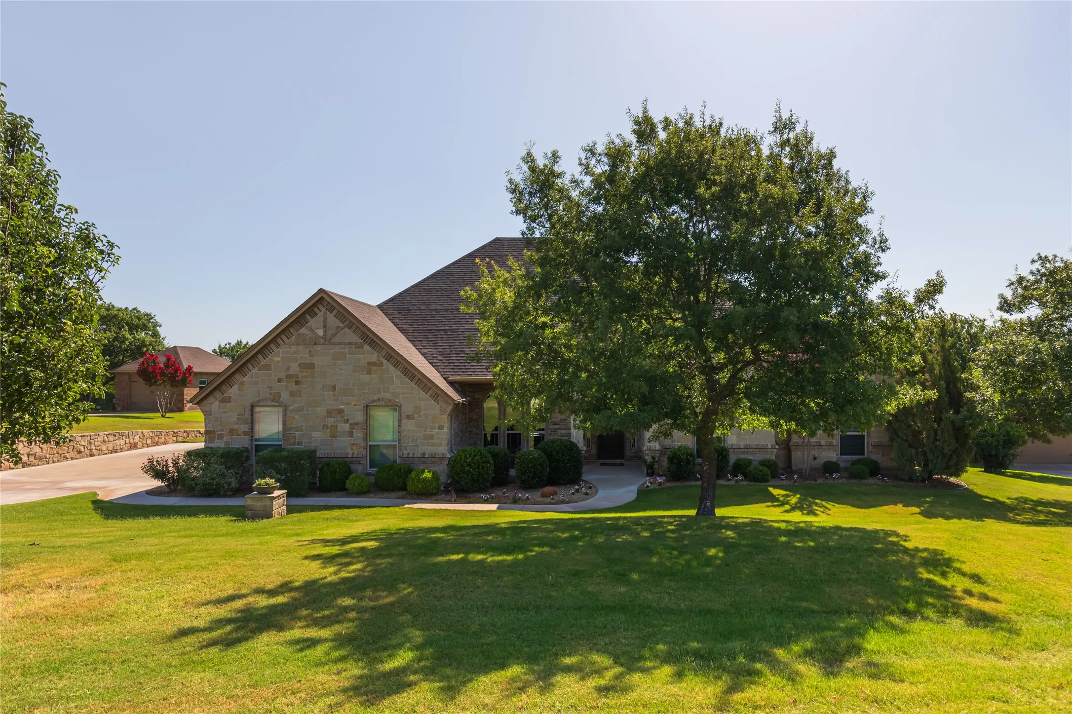 Single Family Residence For Sale in Parker County , 149 Meadow Arbor Drive, Weatherford, Texas 76085, 4 Bedroom, 2 Bathroom, 3 Garage spaces, 2,410 Sqft, built in 2012, mls#21330119, Real Estate Agent in Weatherford, Homes For Sale in Parker county, Homes For Sale in Weatherford, Realtor in Weatherford Texas, Real Estate Brokerage Independent Realty Texas, Luminita Cordes Realtor