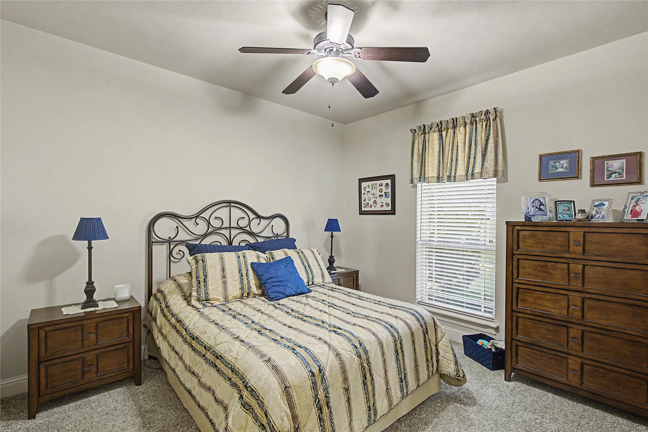 Split bedroom floorplan provides privacy