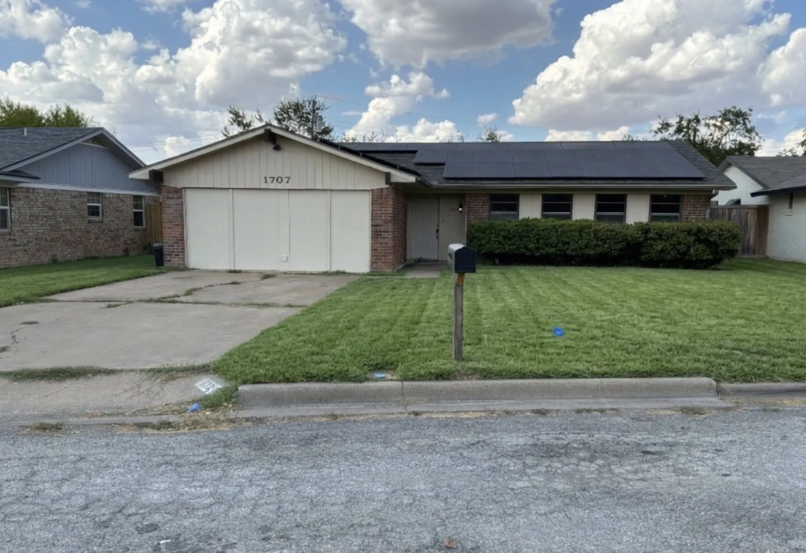 Single Family Residence For Sale in Palo Pinto County , 1707 15th Street, Mineral Wells, Texas 76067, 3 Bedroom, 2 Bathroom, Garage spaces, 1,272 Sqft, built in 1977, mls#21330182, Real Estate Agent in Mineral Wells, Homes For Sale in Palo Pinto county, Homes For Sale in Mineral Wells, Realtor in Mineral Wells Texas, Real Estate Brokerage Independent Realty Texas, Luminita Cordes Realtor
