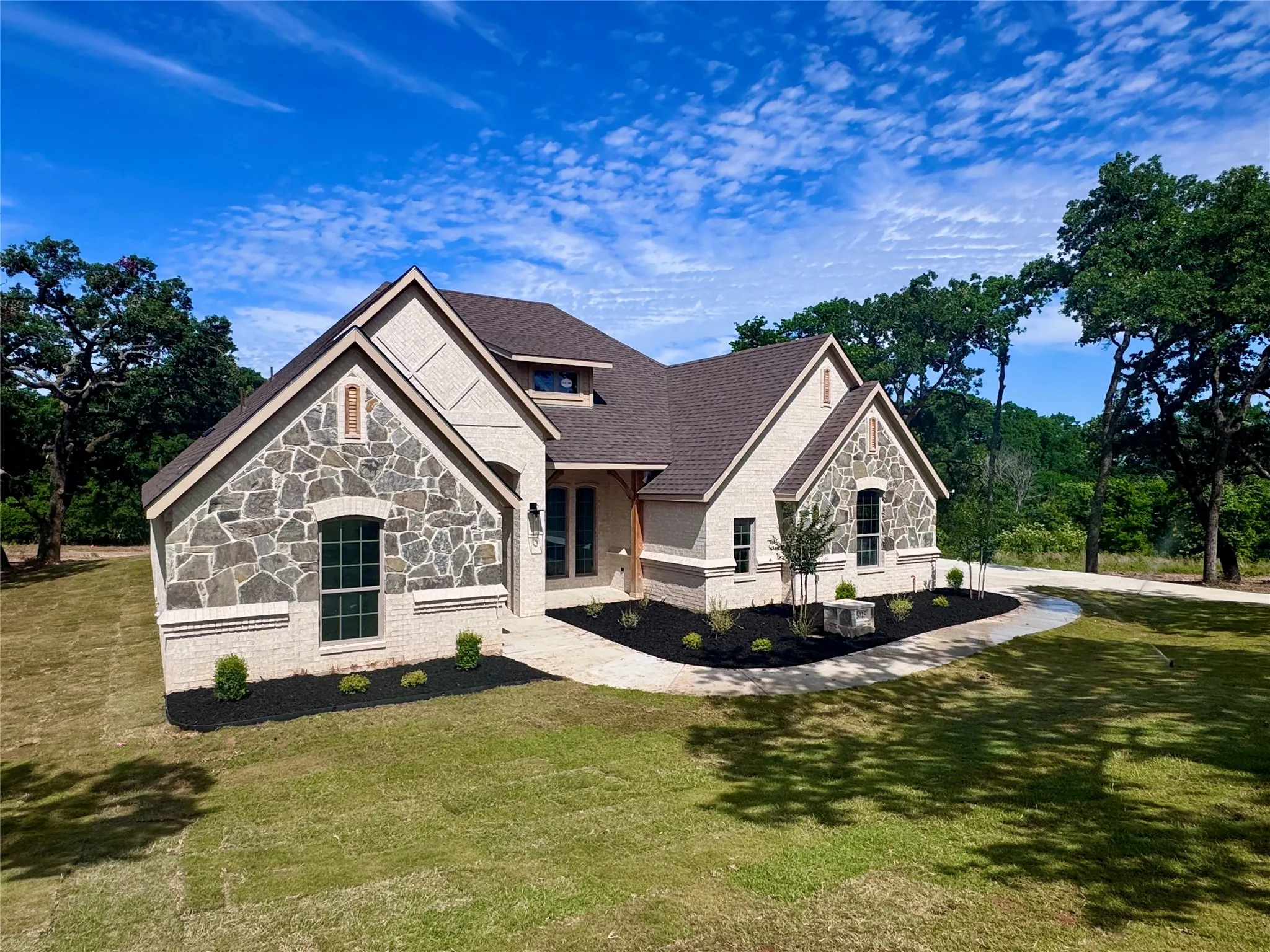 Single Family Residence For Sale in Parker County , 5025 Glenoaks Court, Weatherford, Texas 76088, 3 Bedrooms, 3 Bathrooms, 3 Garage spaces, 2,480 Sqft, built in 2026, Price $595,900, mls#21324159, Real Estate Agent in Weatherford, Homes For Sale in Parker county, Homes For Sale in Weatherford, Realtor in Weatherford Texas, Real Estate Brokerage Independent Realty Texas, Luminita Cordes Realtor