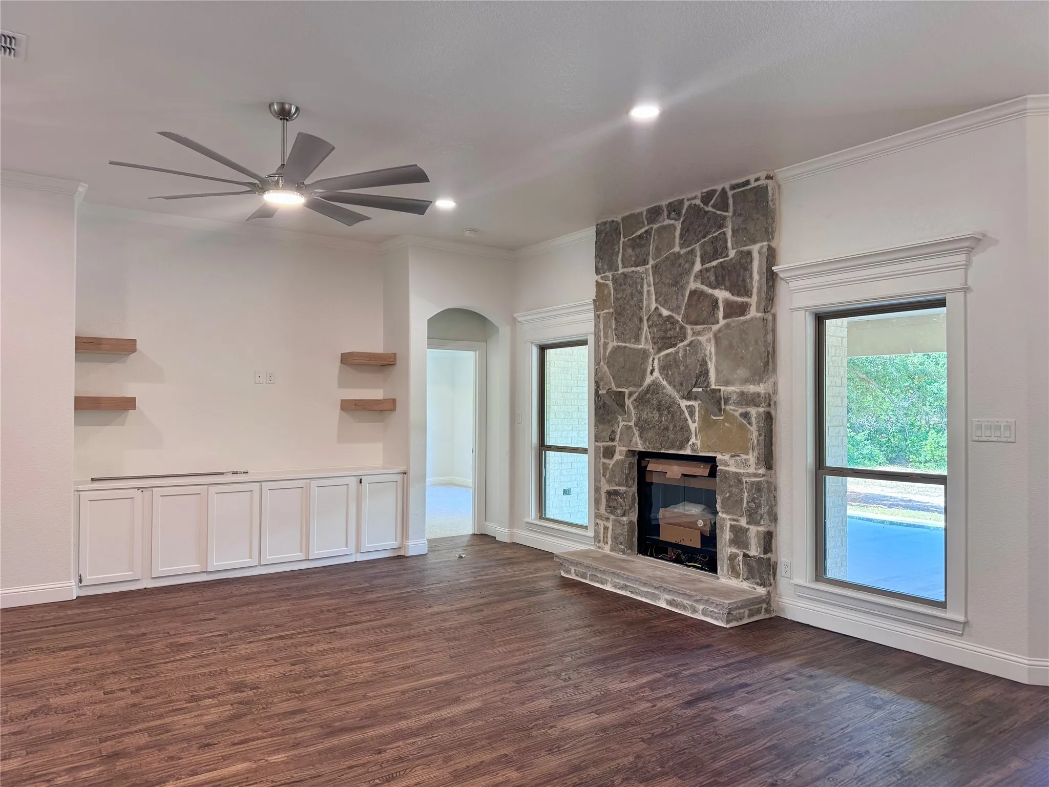 Single Family Residence For Sale in Parker County , 5025 Glenoaks Court, Weatherford, Texas 76088, 3 Bedrooms, 3 Bathrooms, 3 Garage spaces, 2,480 Sqft, built in 2026, Price $595,900, mls#21324159, Real Estate Agent in Weatherford, Homes For Sale in Parker county, Homes For Sale in Weatherford, Realtor in Weatherford Texas, Real Estate Brokerage Independent Realty Texas, Luminita Cordes Realtor