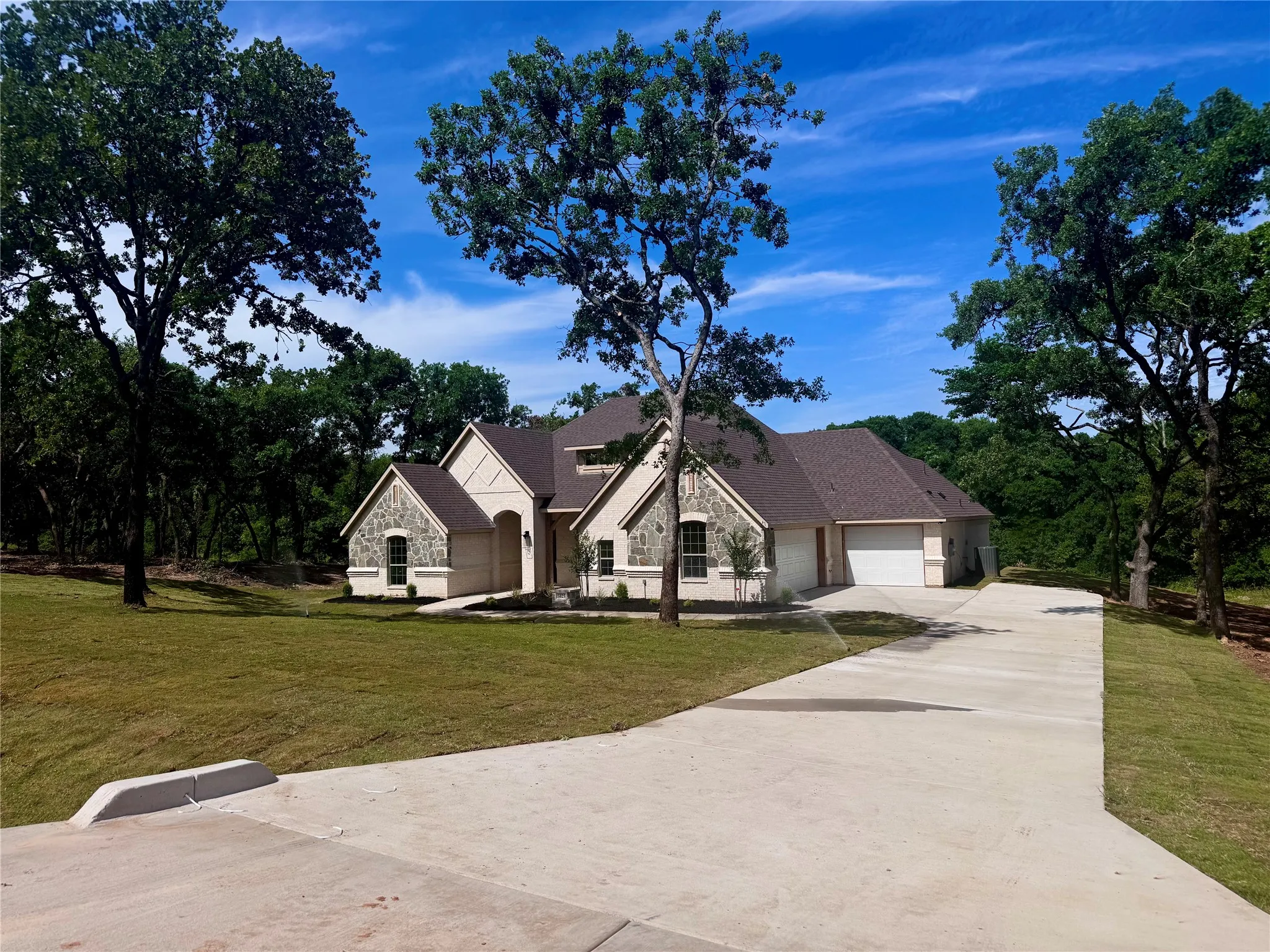 Single Family Residence For Sale in Parker County , 5025 Glenoaks Court, Weatherford, Texas 76088, 3 Bedrooms, 3 Bathrooms, 3 Garage spaces, 2,480 Sqft, built in 2026, Price $595,900, mls#21324159, Real Estate Agent in Weatherford, Homes For Sale in Parker county, Homes For Sale in Weatherford, Realtor in Weatherford Texas, Real Estate Brokerage Independent Realty Texas, Luminita Cordes Realtor