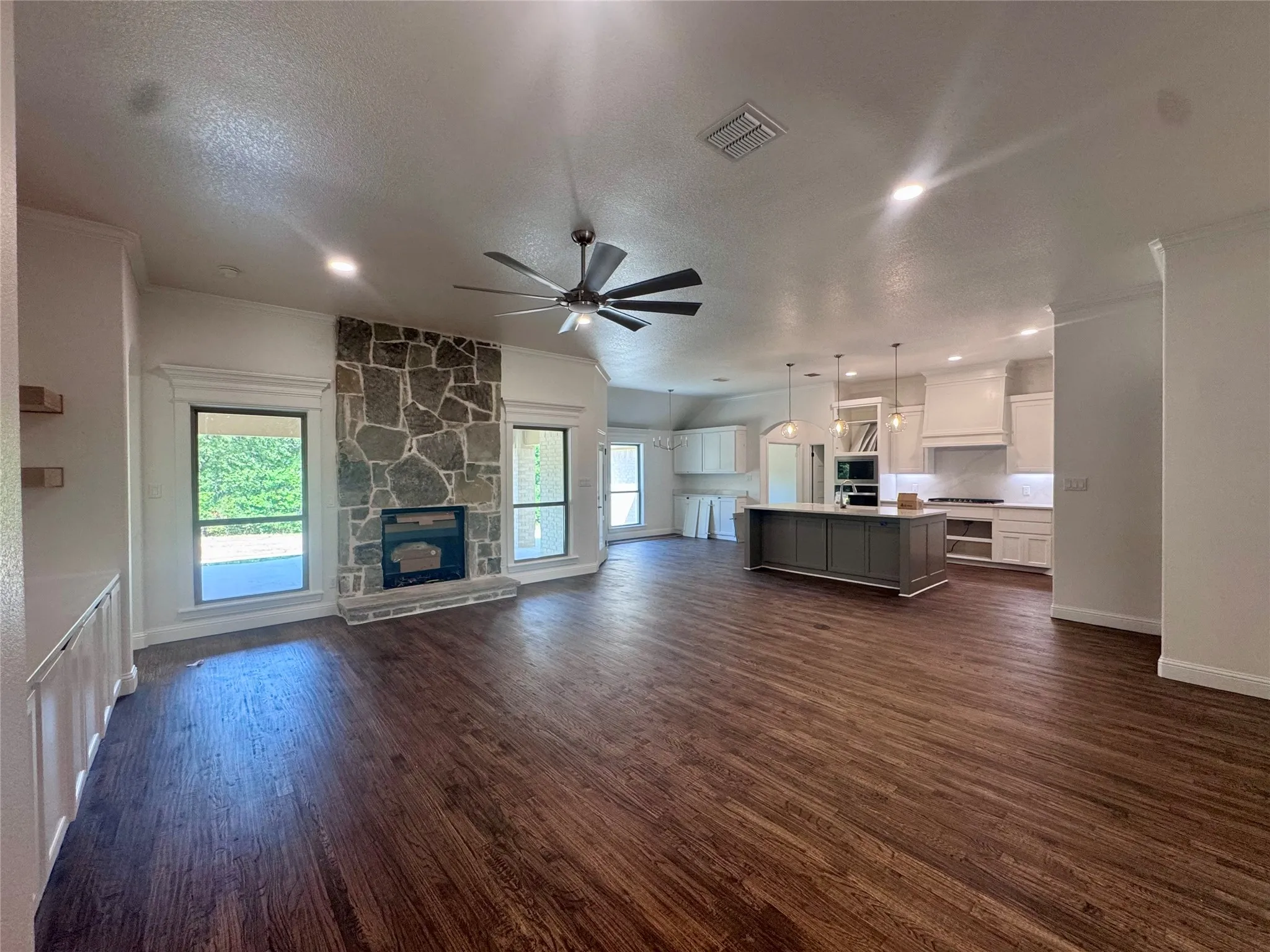 Single Family Residence For Sale in Parker County , 5025 Glenoaks Court, Weatherford, Texas 76088, 3 Bedrooms, 3 Bathrooms, 3 Garage spaces, 2,480 Sqft, built in 2026, Price $595,900, mls#21324159, Real Estate Agent in Weatherford, Homes For Sale in Parker county, Homes For Sale in Weatherford, Realtor in Weatherford Texas, Real Estate Brokerage Independent Realty Texas, Luminita Cordes Realtor