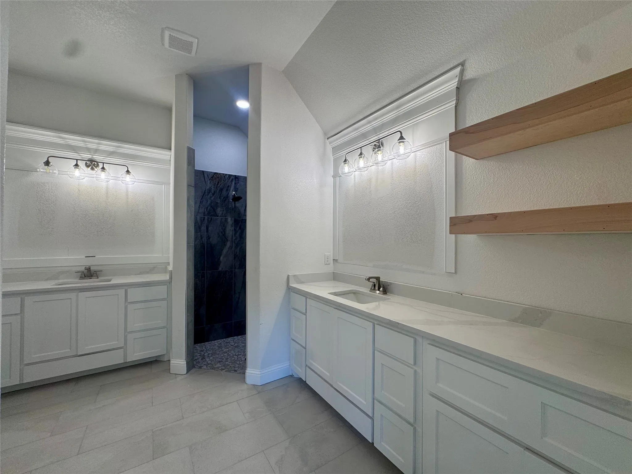 Single Family Residence For Sale in Parker County , 5025 Glenoaks Court, Weatherford, Texas 76088, 3 Bedrooms, 3 Bathrooms, 3 Garage spaces, 2,480 Sqft, built in 2026, Price $595,900, mls#21324159, Real Estate Agent in Weatherford, Homes For Sale in Parker county, Homes For Sale in Weatherford, Realtor in Weatherford Texas, Real Estate Brokerage Independent Realty Texas, Luminita Cordes Realtor