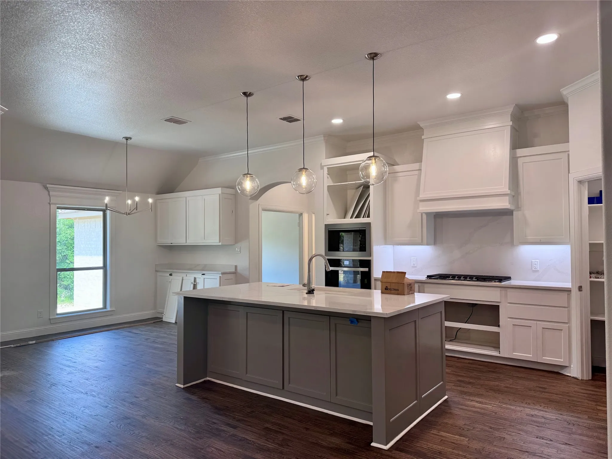 Single Family Residence For Sale in Parker County , 5025 Glenoaks Court, Weatherford, Texas 76088, 3 Bedrooms, 3 Bathrooms, 3 Garage spaces, 2,480 Sqft, built in 2026, Price $595,900, mls#21324159, Real Estate Agent in Weatherford, Homes For Sale in Parker county, Homes For Sale in Weatherford, Realtor in Weatherford Texas, Real Estate Brokerage Independent Realty Texas, Luminita Cordes Realtor