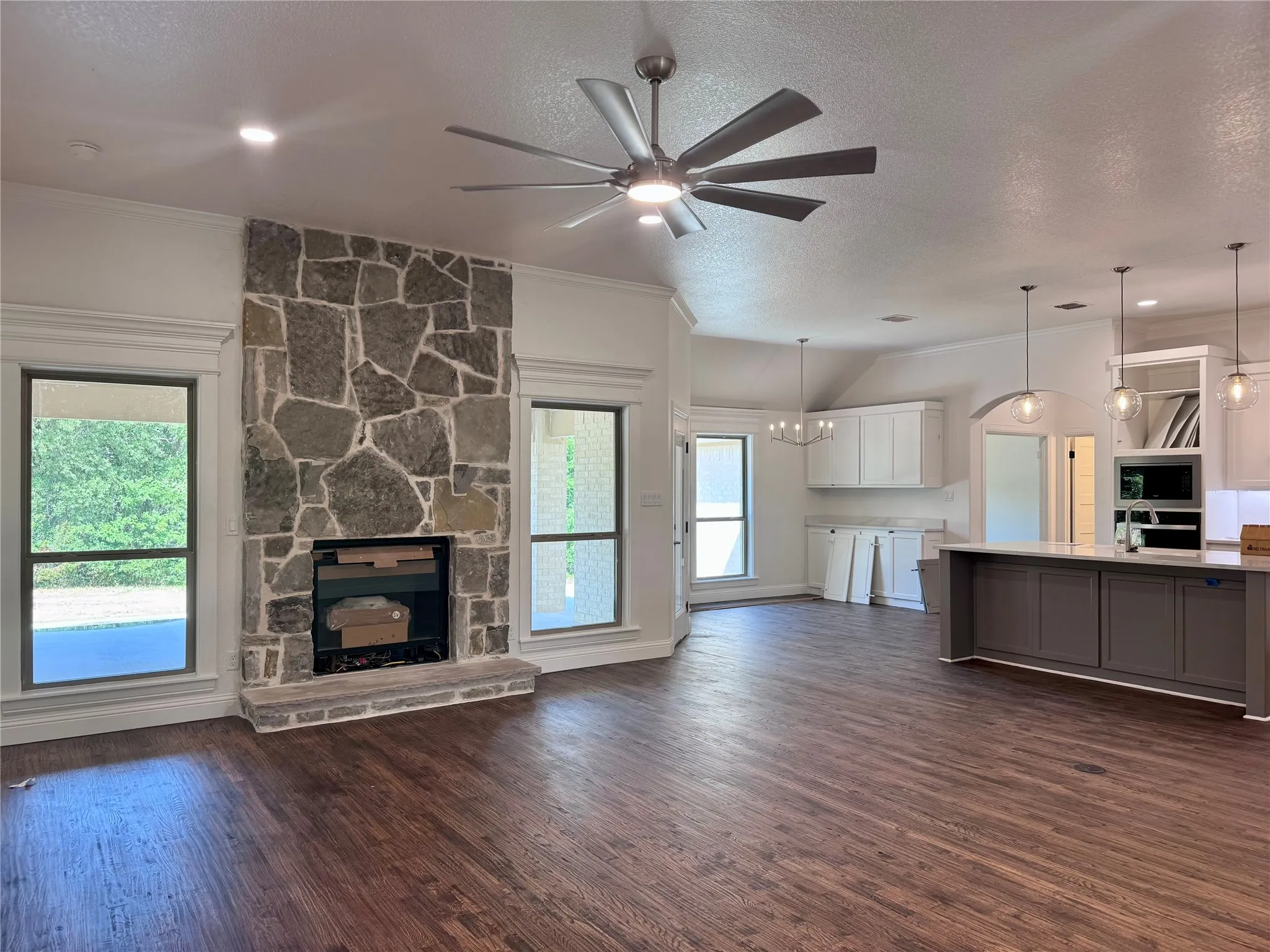 Single Family Residence For Sale in Parker County , 5025 Glenoaks Court, Weatherford, Texas 76088, 3 Bedrooms, 3 Bathrooms, 3 Garage spaces, 2,480 Sqft, built in 2026, Price $595,900, mls#21324159, Real Estate Agent in Weatherford, Homes For Sale in Parker county, Homes For Sale in Weatherford, Realtor in Weatherford Texas, Real Estate Brokerage Independent Realty Texas, Luminita Cordes Realtor