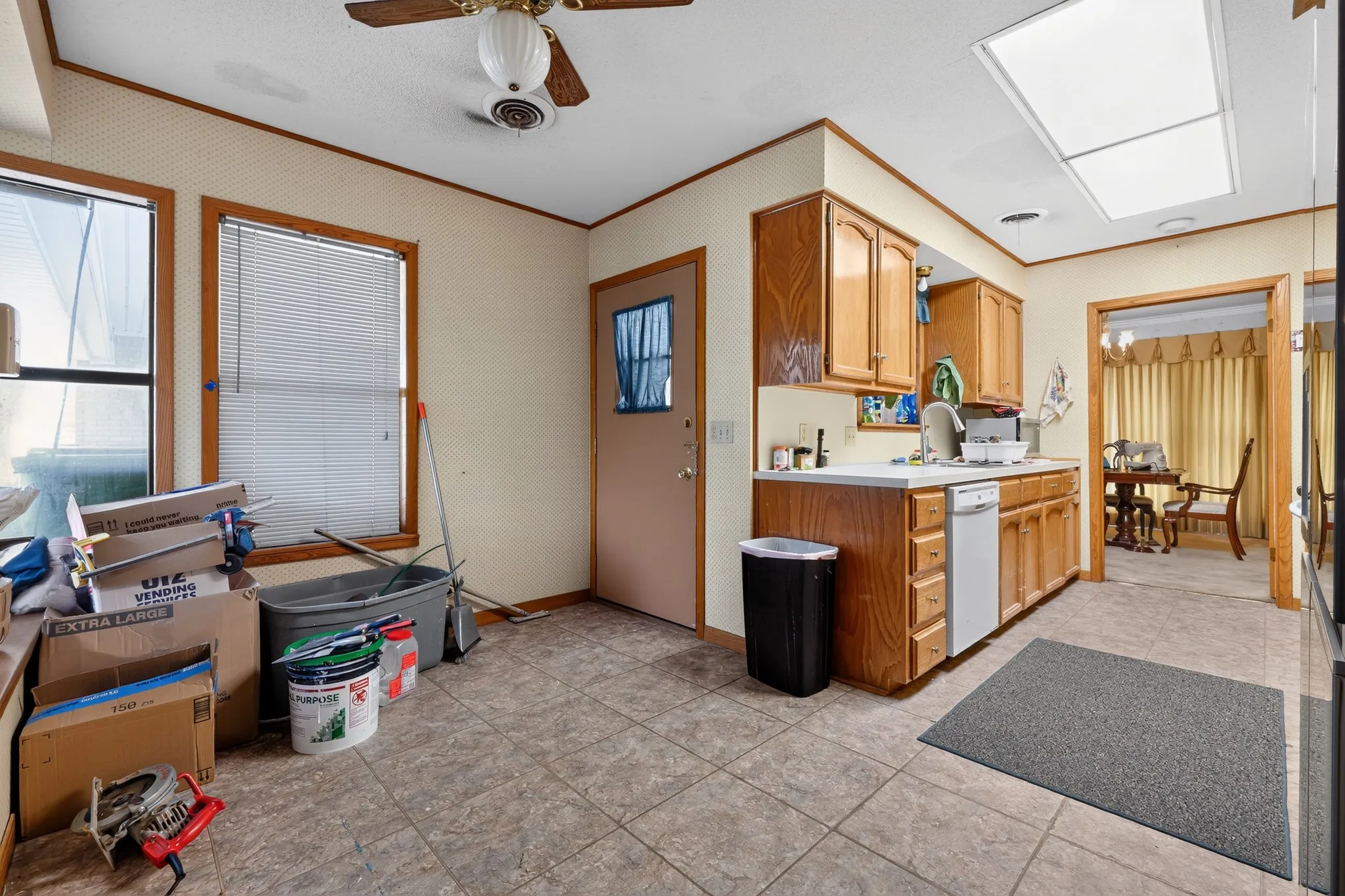 Single Family Residence For Sale in Mills County , 2211 Fisher Street, Goldthwaite, Texas 76844, 3 Bedroom, 2 Bathroom, Garage spaces, 2,769 Sqft, built in 1950, mls#21330221, Real Estate Agent in Goldthwaite, Homes For Sale in Mills county, Homes For Sale in Goldthwaite, Realtor in Goldthwaite Texas, Real Estate Brokerage Independent Realty Texas, Luminita Cordes Realtor