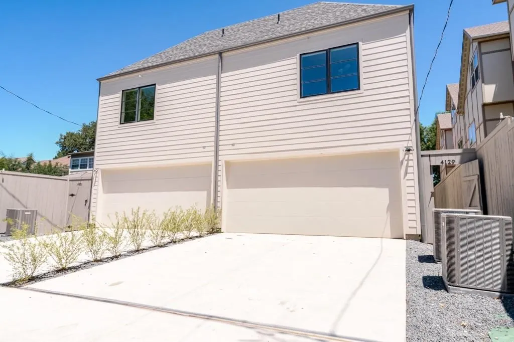 Duplex For Rent in Dallas County , 4129 Grassmere, University Park, Texas 75205, 4 Bedroom, 6 Bathroom, 2 Garage spaces, 4,051 Sqft, built in 2025, mls#21329483, Real Estate Agent in University Park, Homes For Rent in Dallas county, Homes For Rent in University Park, Realtor in University Park Texas, Real Estate Brokerage Independent Realty Texas, Luminita Cordes Realtor