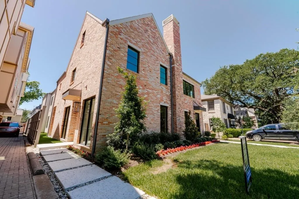 Duplex For Rent in Dallas County , 4129 Grassmere, University Park, Texas 75205, 4 Bedroom, 6 Bathroom, 2 Garage spaces, 4,051 Sqft, built in 2025, mls#21329483, Real Estate Agent in University Park, Homes For Rent in Dallas county, Homes For Rent in University Park, Realtor in University Park Texas, Real Estate Brokerage Independent Realty Texas, Luminita Cordes Realtor