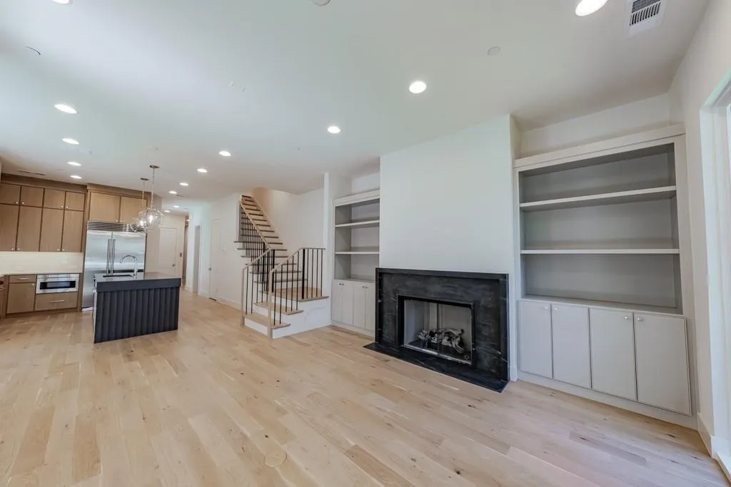 Duplex For Rent in Dallas County , 4129 Grassmere, University Park, Texas 75205, 4 Bedroom, 6 Bathroom, 2 Garage spaces, 4,051 Sqft, built in 2025, mls#21329483, Real Estate Agent in University Park, Homes For Rent in Dallas county, Homes For Rent in University Park, Realtor in University Park Texas, Real Estate Brokerage Independent Realty Texas, Luminita Cordes Realtor