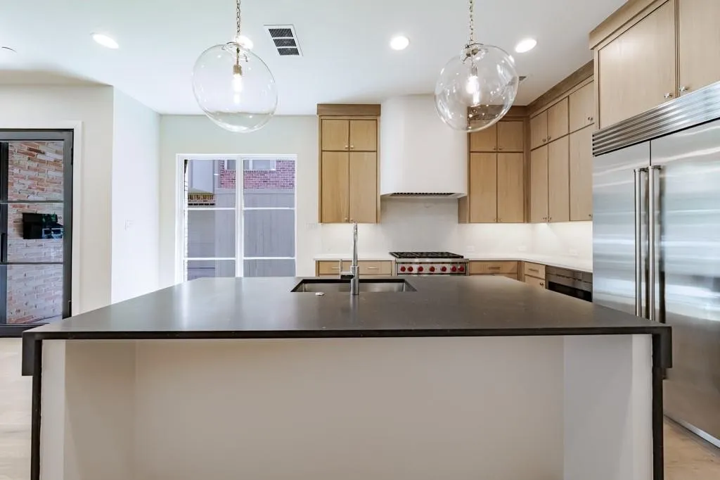 Duplex For Rent in Dallas County , 4129 Grassmere, University Park, Texas 75205, 4 Bedroom, 6 Bathroom, 2 Garage spaces, 4,051 Sqft, built in 2025, mls#21329483, Real Estate Agent in University Park, Homes For Rent in Dallas county, Homes For Rent in University Park, Realtor in University Park Texas, Real Estate Brokerage Independent Realty Texas, Luminita Cordes Realtor
