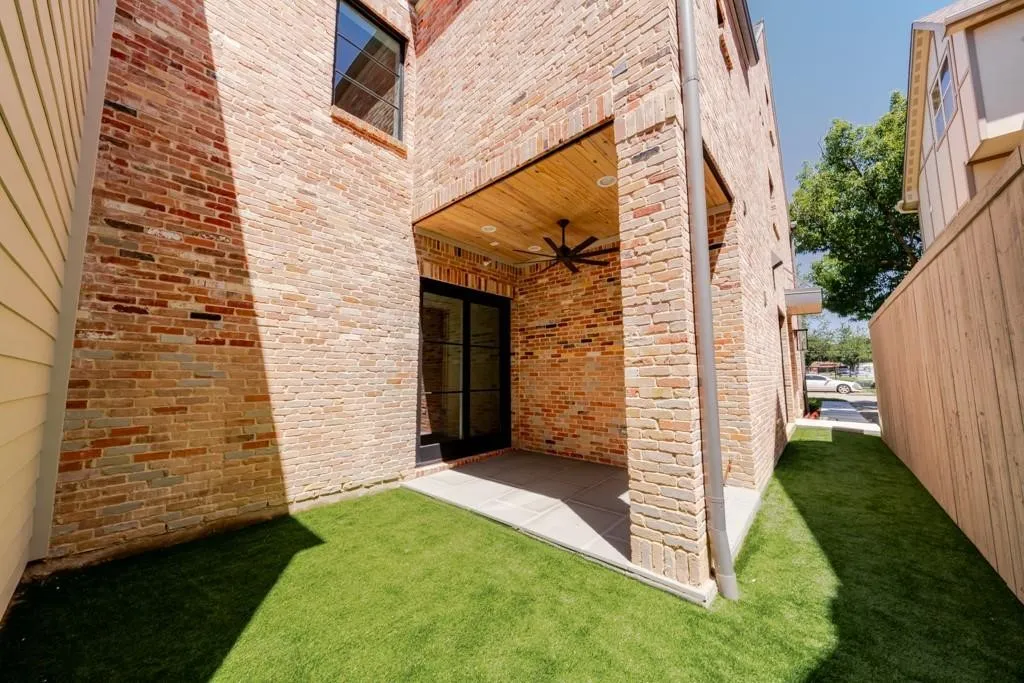 Duplex For Rent in Dallas County , 4129 Grassmere, University Park, Texas 75205, 4 Bedroom, 6 Bathroom, 2 Garage spaces, 4,051 Sqft, built in 2025, mls#21329483, Real Estate Agent in University Park, Homes For Rent in Dallas county, Homes For Rent in University Park, Realtor in University Park Texas, Real Estate Brokerage Independent Realty Texas, Luminita Cordes Realtor