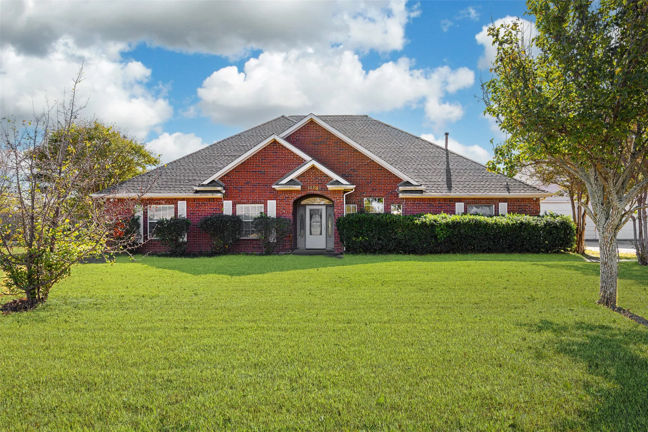 Single Family Residence For Sale in Collin County , 14184 County Road 489, Nevada, Texas 75173, 4 Bedroom, 3 Bathroom, 4 Garage spaces, 3,083 Sqft, built in 1996, mls#21329750, Real Estate Agent in Nevada, Homes For Sale in Collin county, Homes For Sale in Nevada, Realtor in Nevada Texas, Real Estate Brokerage Independent Realty Texas, Luminita Cordes Realtor