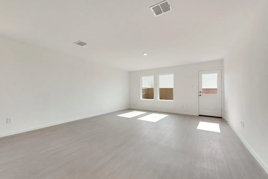 Single Family Residence For Rent in Kaufman County , 1271 Falcon Heights, Forney, Texas 75126, 3 Bedroom, 2 Bathroom, 2 Garage spaces, 1,522 Sqft, built in 2025, mls#21330250, Real Estate Agent in Forney, Homes For Rent in Kaufman county, Homes For Rent in Forney, Realtor in Forney Texas, Real Estate Brokerage Independent Realty Texas, Luminita Cordes Realtor