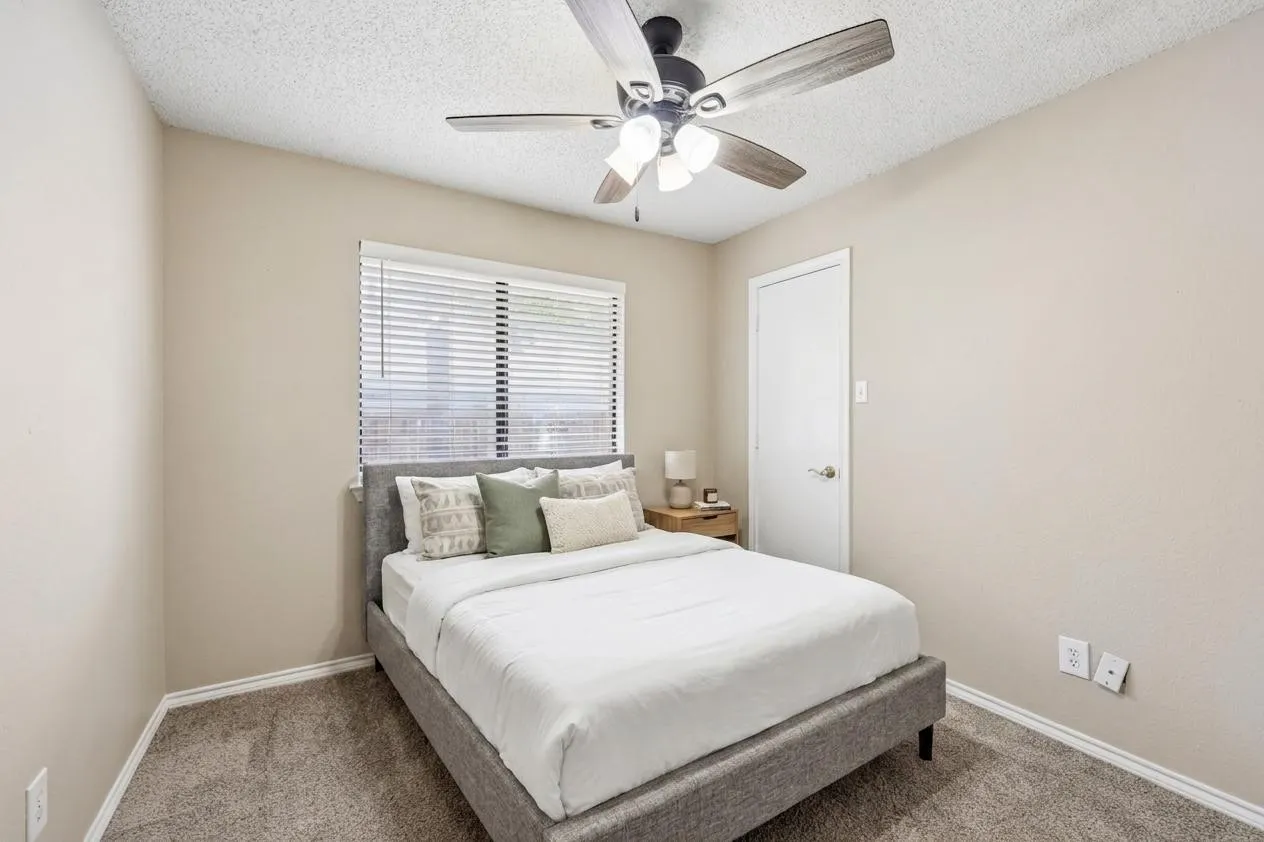 Single Family Residence For Sale in Denton County , 3211 Brookview Drive, Corinth, Texas 76210, 3 Bedroom, 2 Bathroom, 2 Garage spaces, 1,515 Sqft, built in 1986, mls#21324521, Real Estate Agent in Corinth, Homes For Sale in Denton county, Homes For Sale in Corinth, Realtor in Corinth Texas, Real Estate Brokerage Independent Realty Texas, Luminita Cordes Realtor