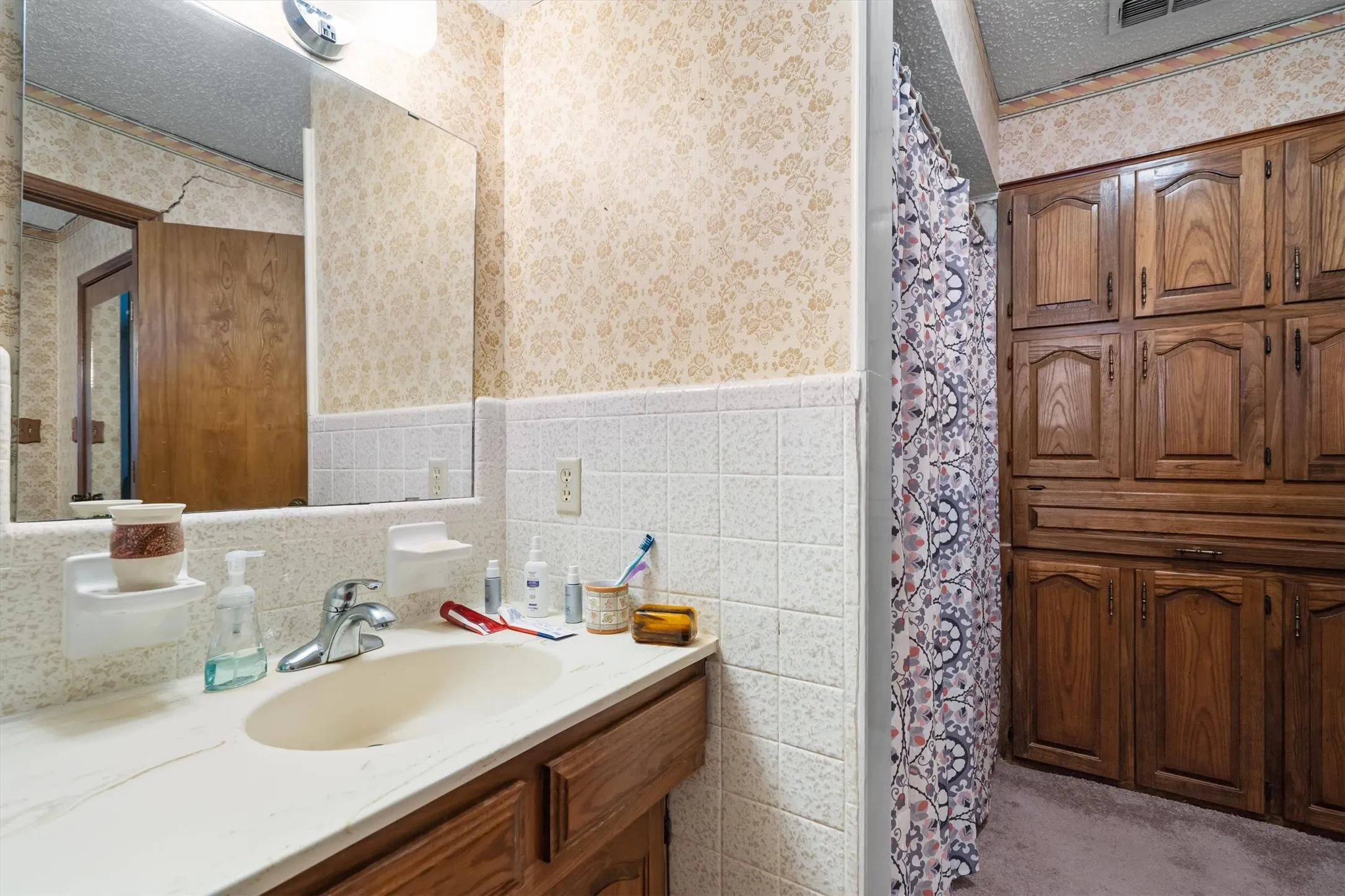 Single Family Residence For Sale in Collin County , 12972 Fm 981, Blue Ridge, Texas 75424, 3 Bedroom, 2 Bathroom, 1 Garage spaces, 2,183 Sqft, built in 1980, mls#21329979, Real Estate Agent in Blue Ridge, Homes For Sale in Collin county, Homes For Sale in Blue Ridge, Realtor in Blue Ridge Texas, Real Estate Brokerage Independent Realty Texas, Luminita Cordes Realtor