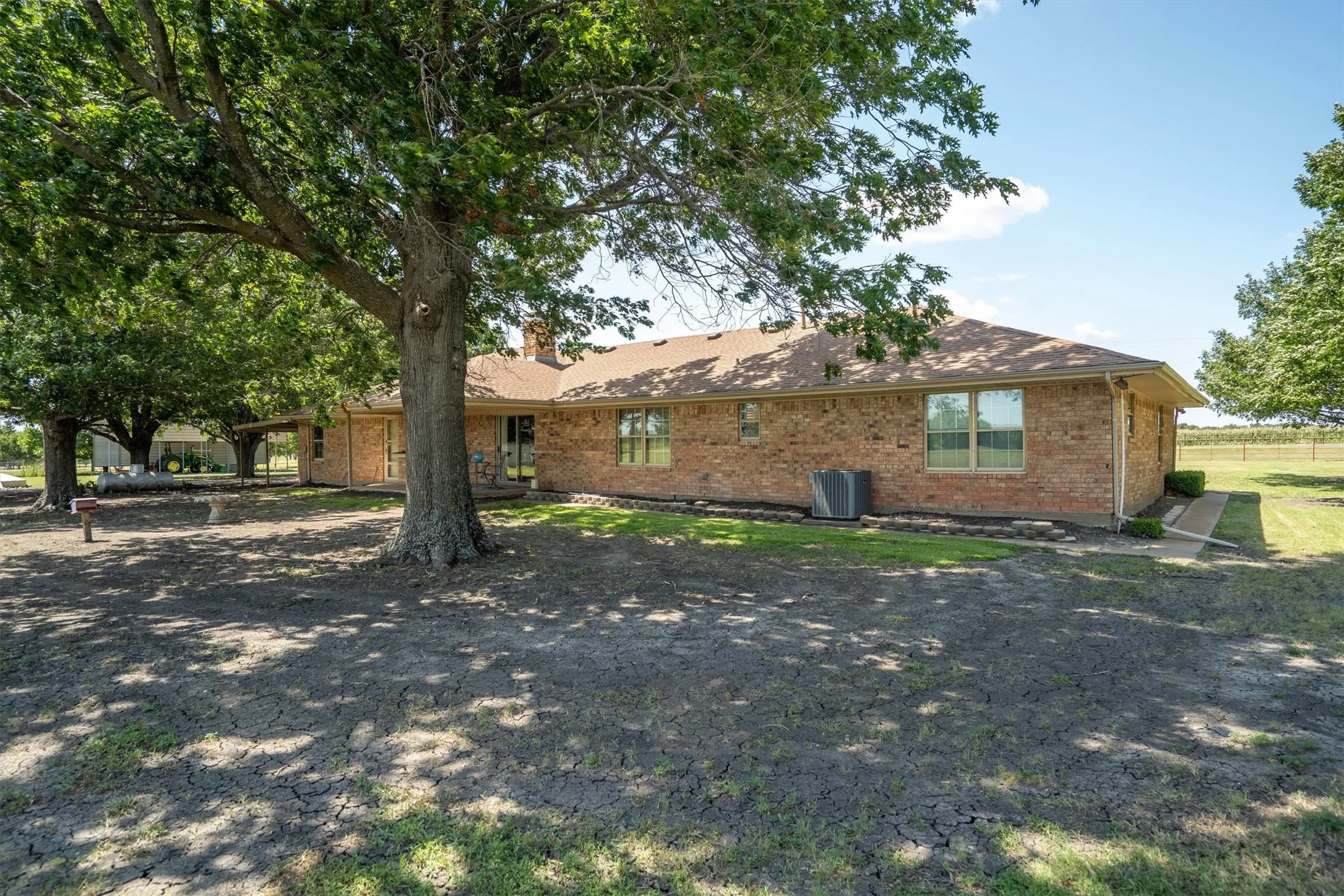 Single Family Residence For Sale in Collin County , 12972 Fm 981, Blue Ridge, Texas 75424, 3 Bedroom, 2 Bathroom, 1 Garage spaces, 2,183 Sqft, built in 1980, mls#21329979, Real Estate Agent in Blue Ridge, Homes For Sale in Collin county, Homes For Sale in Blue Ridge, Realtor in Blue Ridge Texas, Real Estate Brokerage Independent Realty Texas, Luminita Cordes Realtor