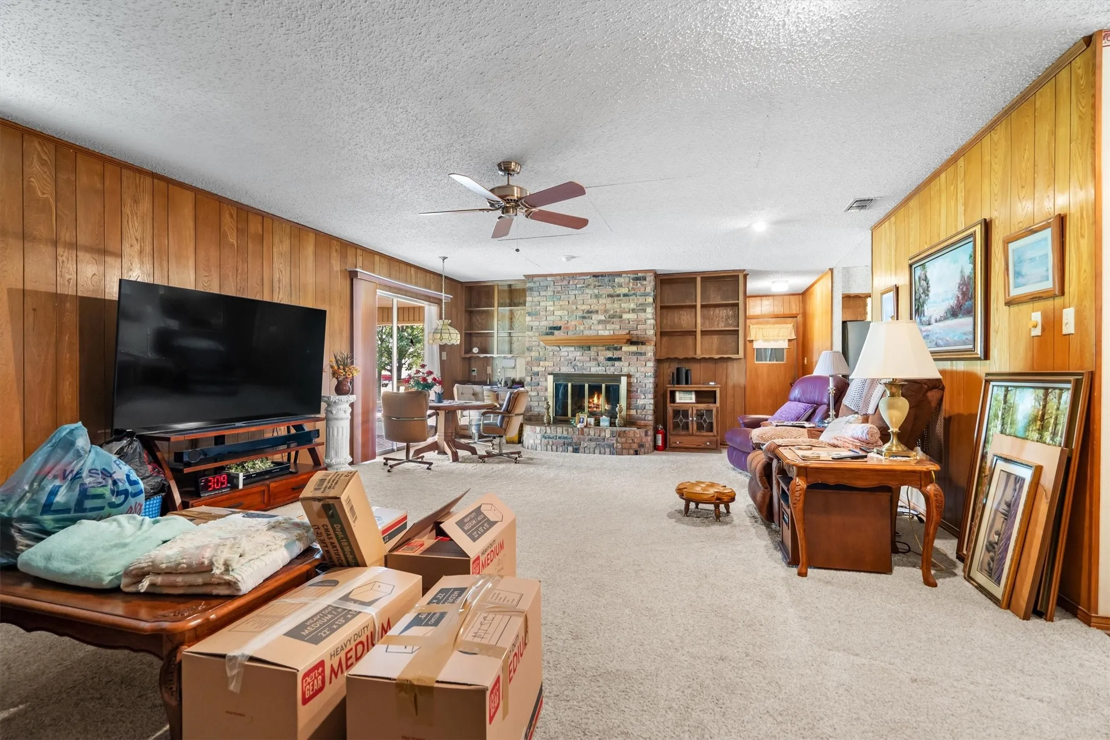 Single Family Residence For Sale in Collin County , 12972 Fm 981, Blue Ridge, Texas 75424, 3 Bedroom, 2 Bathroom, 1 Garage spaces, 2,183 Sqft, built in 1980, mls#21329979, Real Estate Agent in Blue Ridge, Homes For Sale in Collin county, Homes For Sale in Blue Ridge, Realtor in Blue Ridge Texas, Real Estate Brokerage Independent Realty Texas, Luminita Cordes Realtor