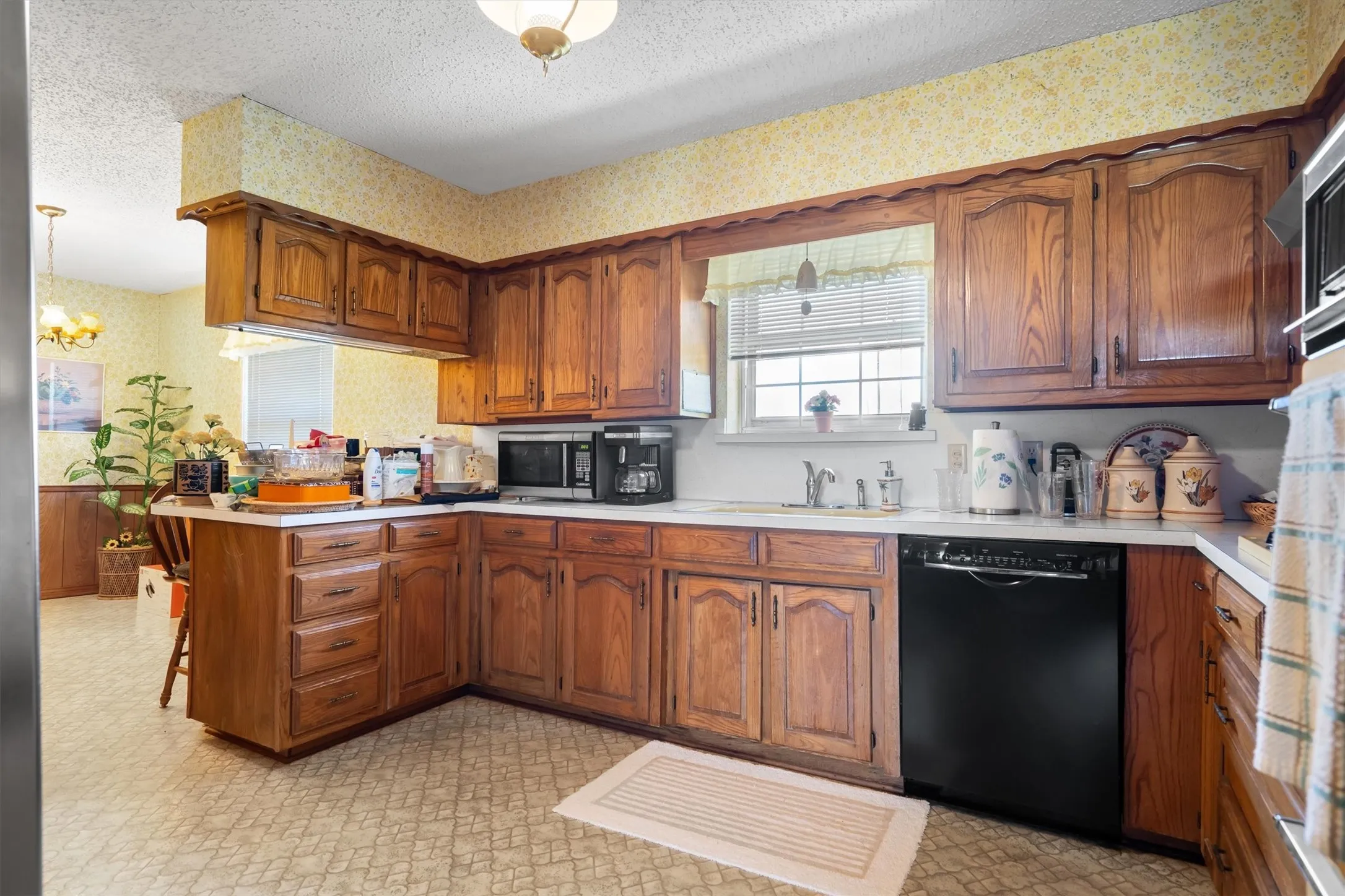 Single Family Residence For Sale in Collin County , 12972 Fm 981, Blue Ridge, Texas 75424, 3 Bedroom, 2 Bathroom, 1 Garage spaces, 2,183 Sqft, built in 1980, mls#21329979, Real Estate Agent in Blue Ridge, Homes For Sale in Collin county, Homes For Sale in Blue Ridge, Realtor in Blue Ridge Texas, Real Estate Brokerage Independent Realty Texas, Luminita Cordes Realtor