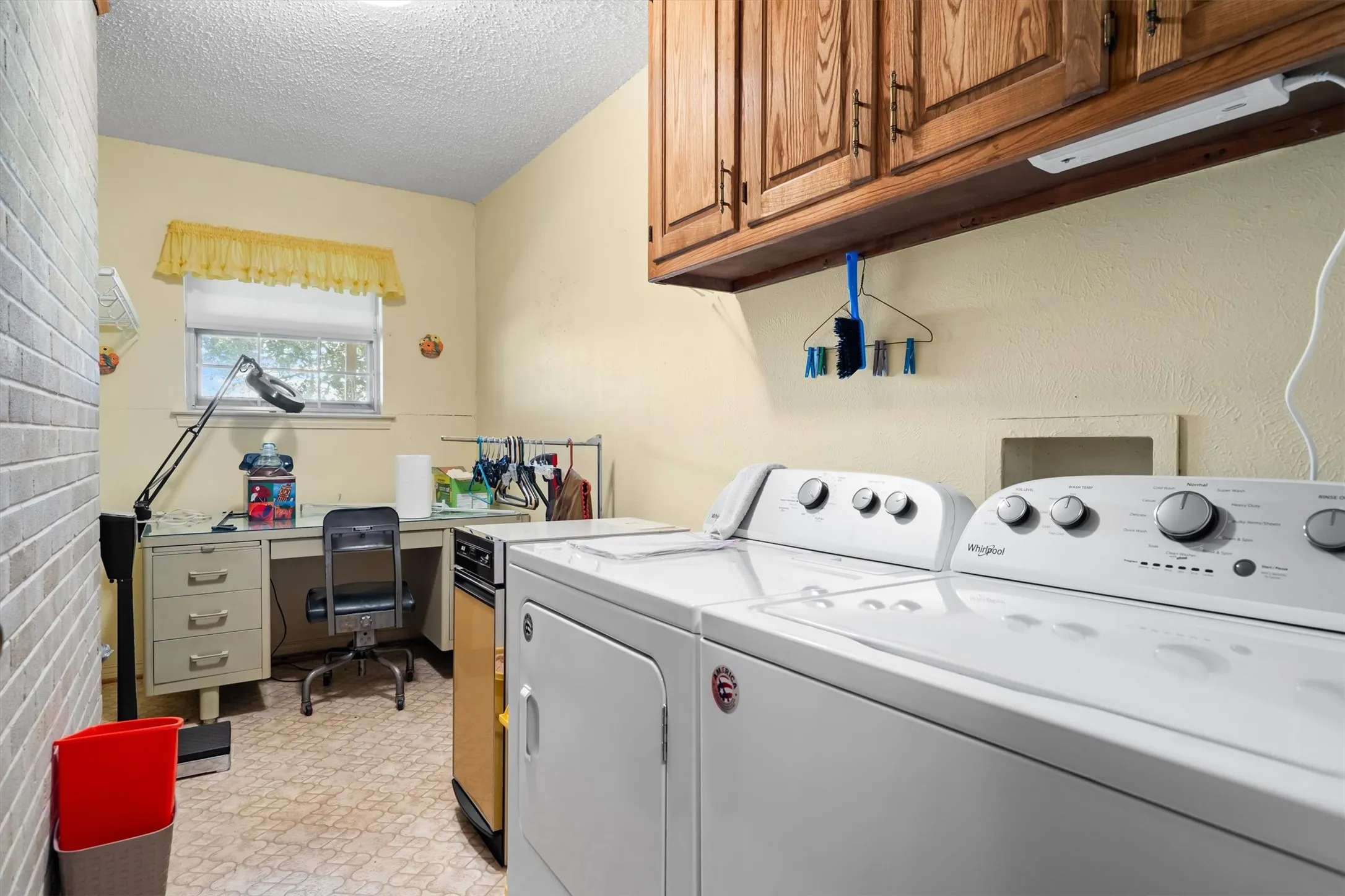 Single Family Residence For Sale in Collin County , 12972 Fm 981, Blue Ridge, Texas 75424, 3 Bedroom, 2 Bathroom, 1 Garage spaces, 2,183 Sqft, built in 1980, mls#21329979, Real Estate Agent in Blue Ridge, Homes For Sale in Collin county, Homes For Sale in Blue Ridge, Realtor in Blue Ridge Texas, Real Estate Brokerage Independent Realty Texas, Luminita Cordes Realtor